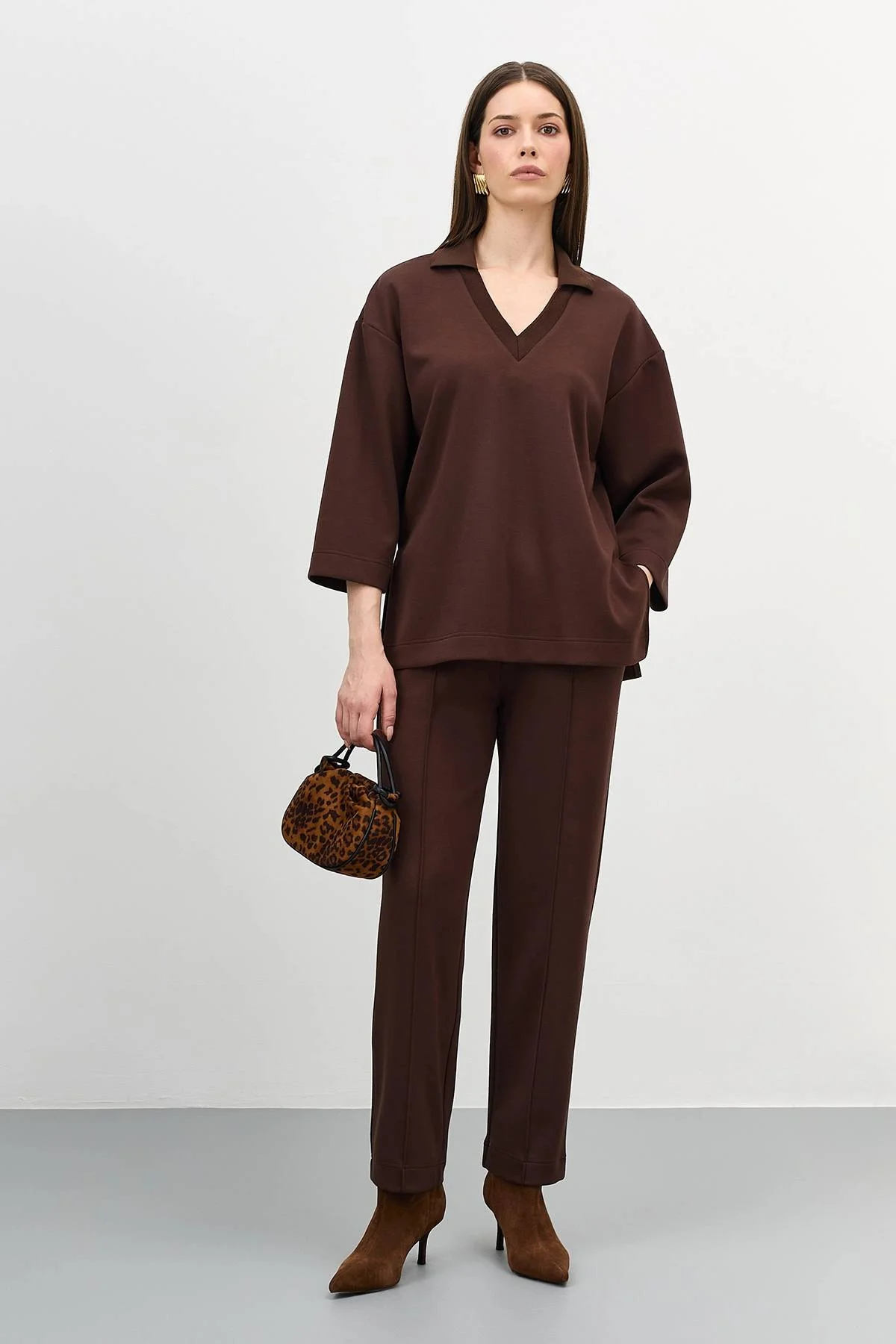 Брюки из вискозы со стрелками, 44 Брюки из вискозы со стрелками, 44