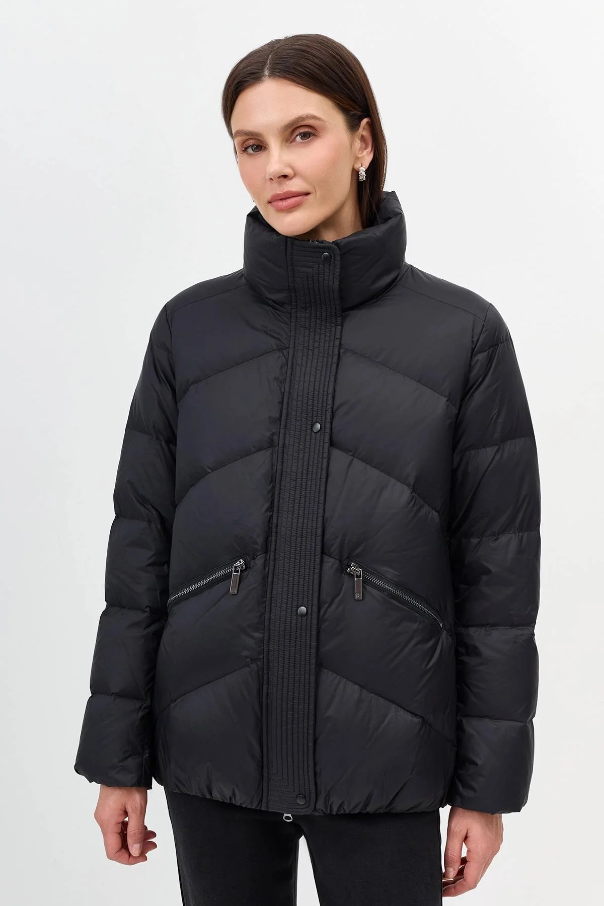 Лимитированная серия легкая куртка в черном цвете с  палантином, 44