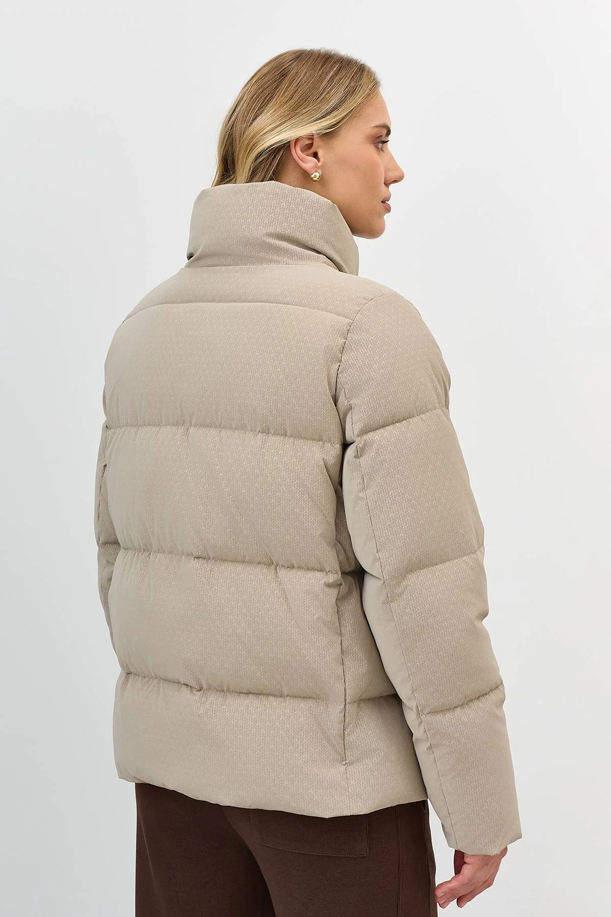 Лимитированная серия куртка с имитацией вязаной фактуры с палантином, 48