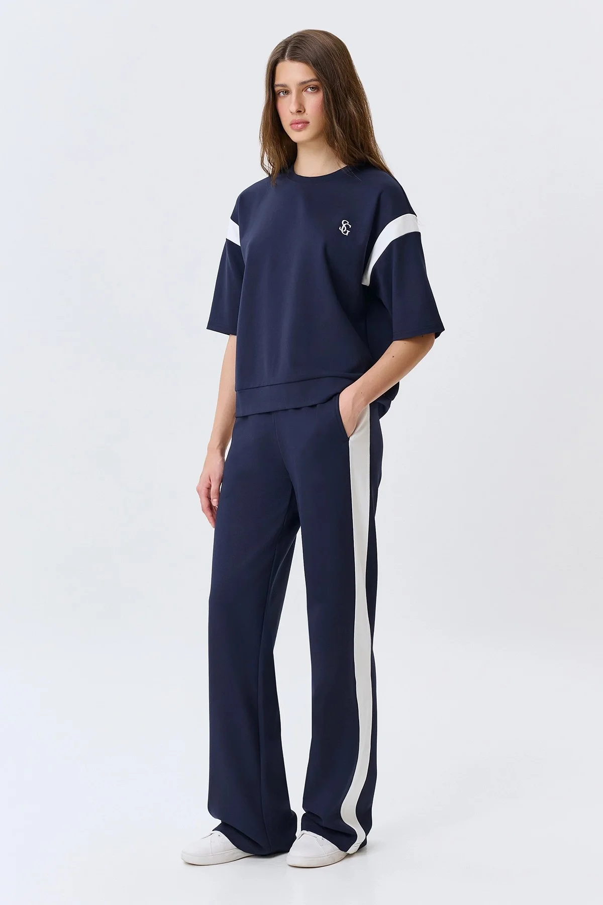 Джемпер с контрастными вставками, 46