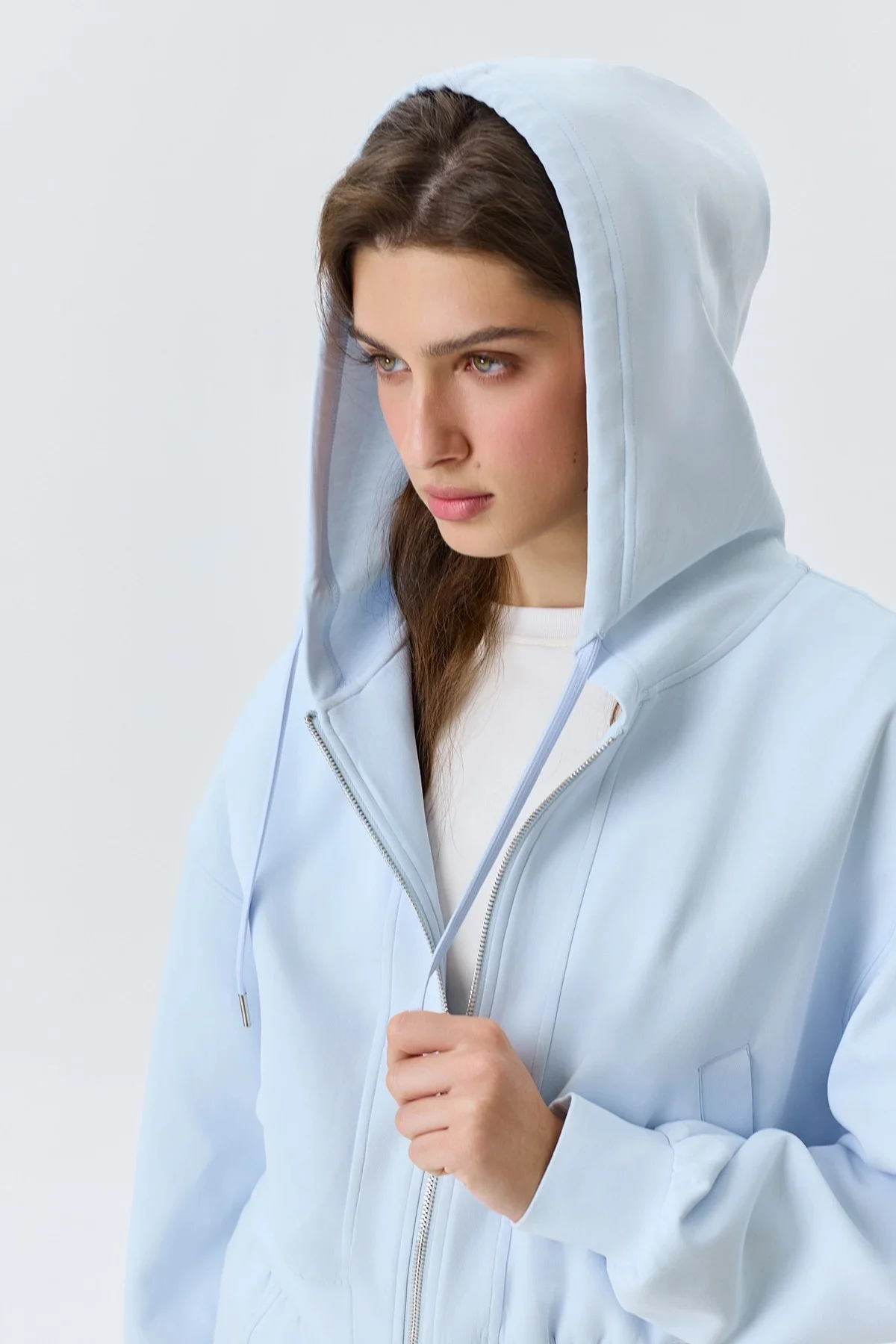 Укороченное голубое худи на молнии, 42