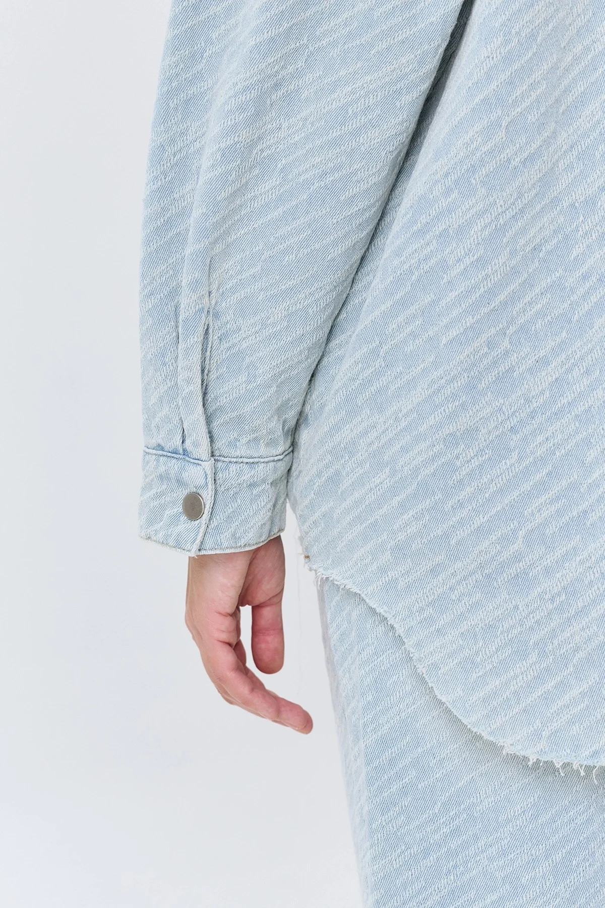 Рубашка из фактурного денима, 42