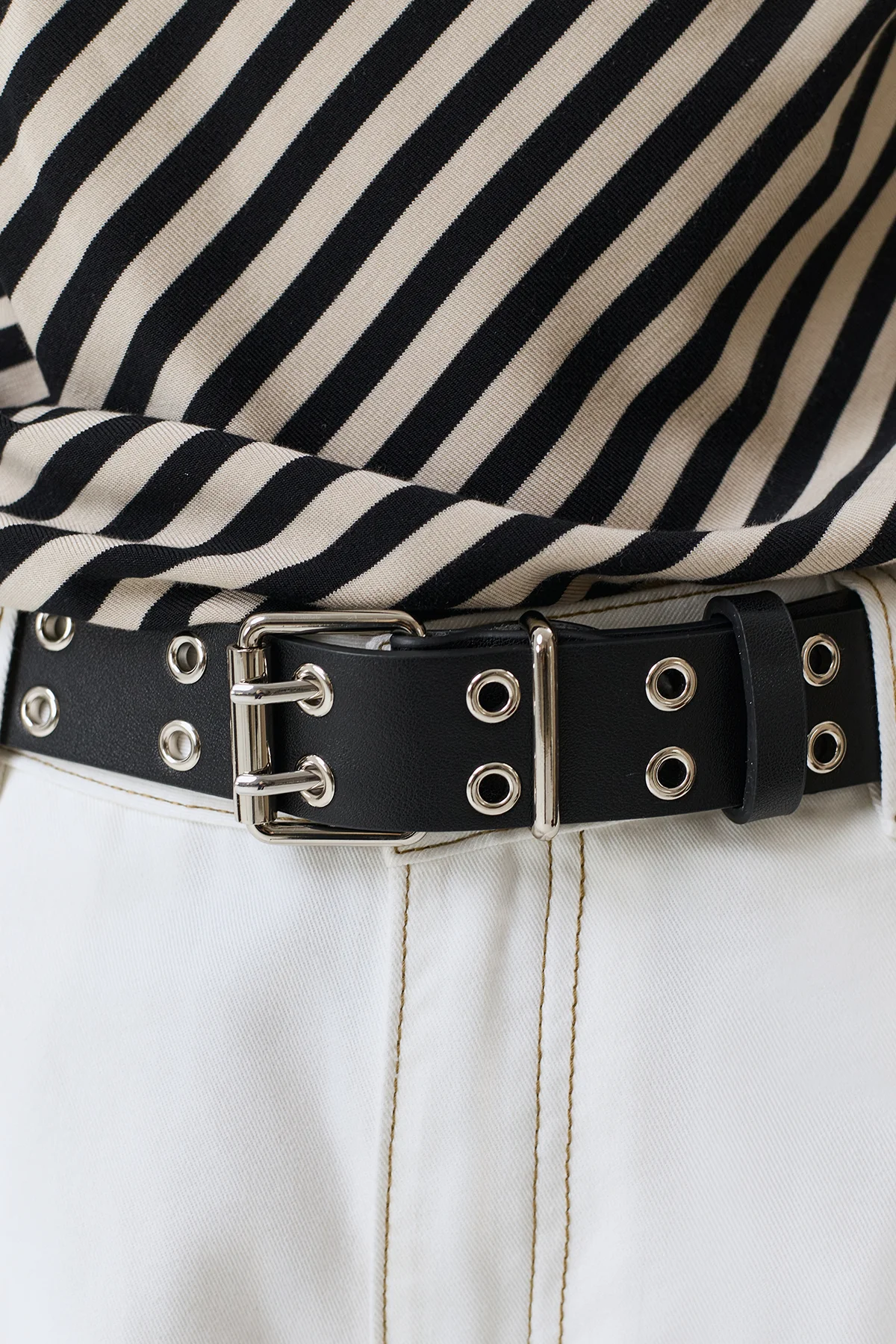 Широкий кожаный ремень с люверсами, S