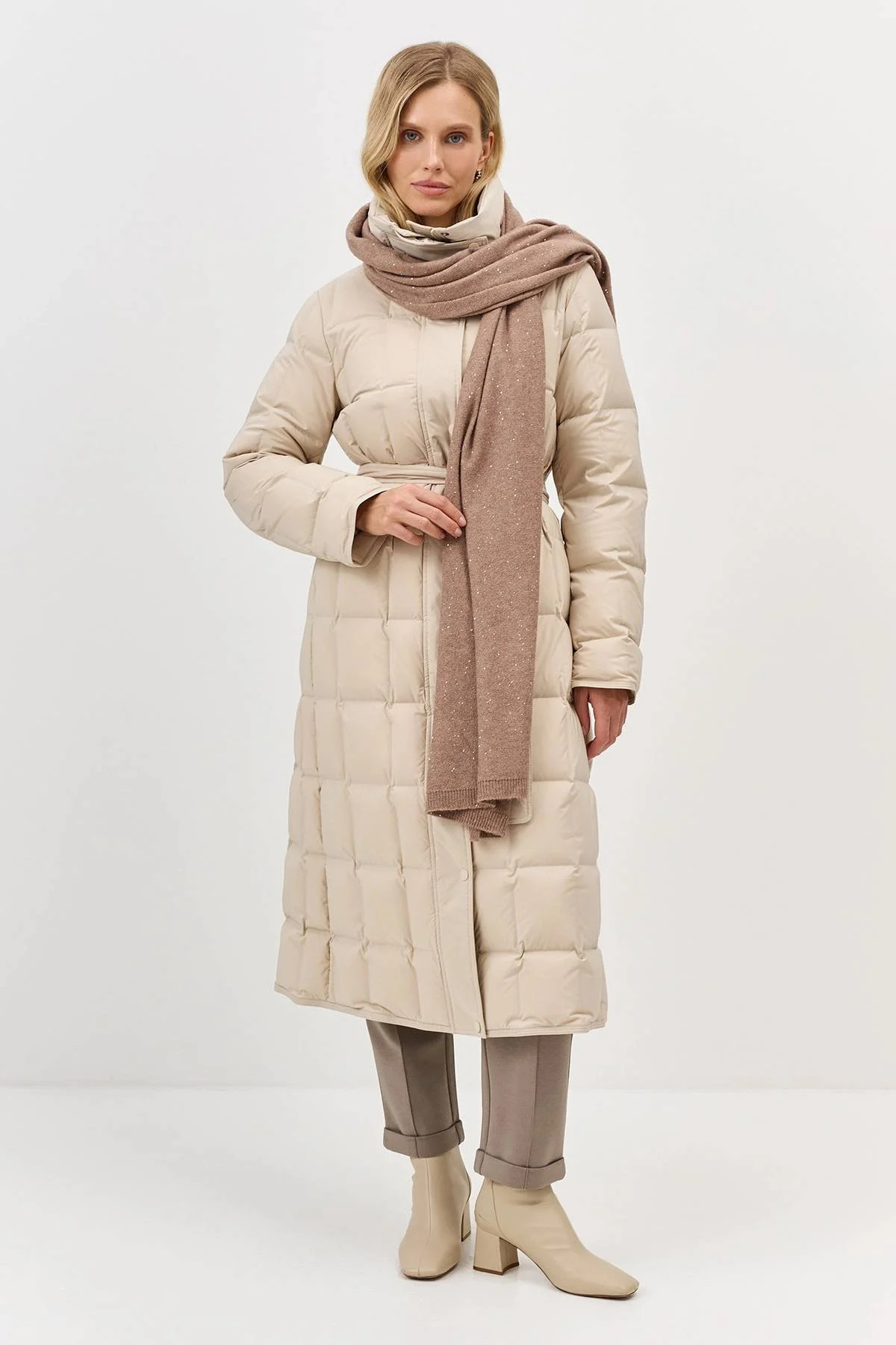 Вязаный шарф с деликатными пайетками, One