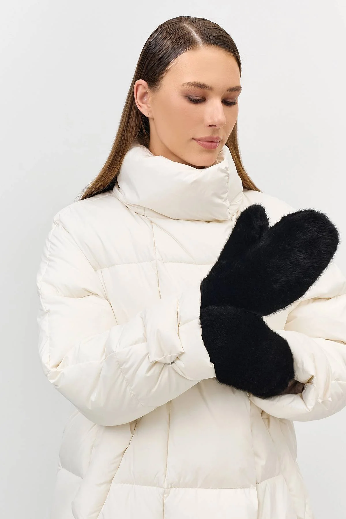 Теплые меховые варежки, One