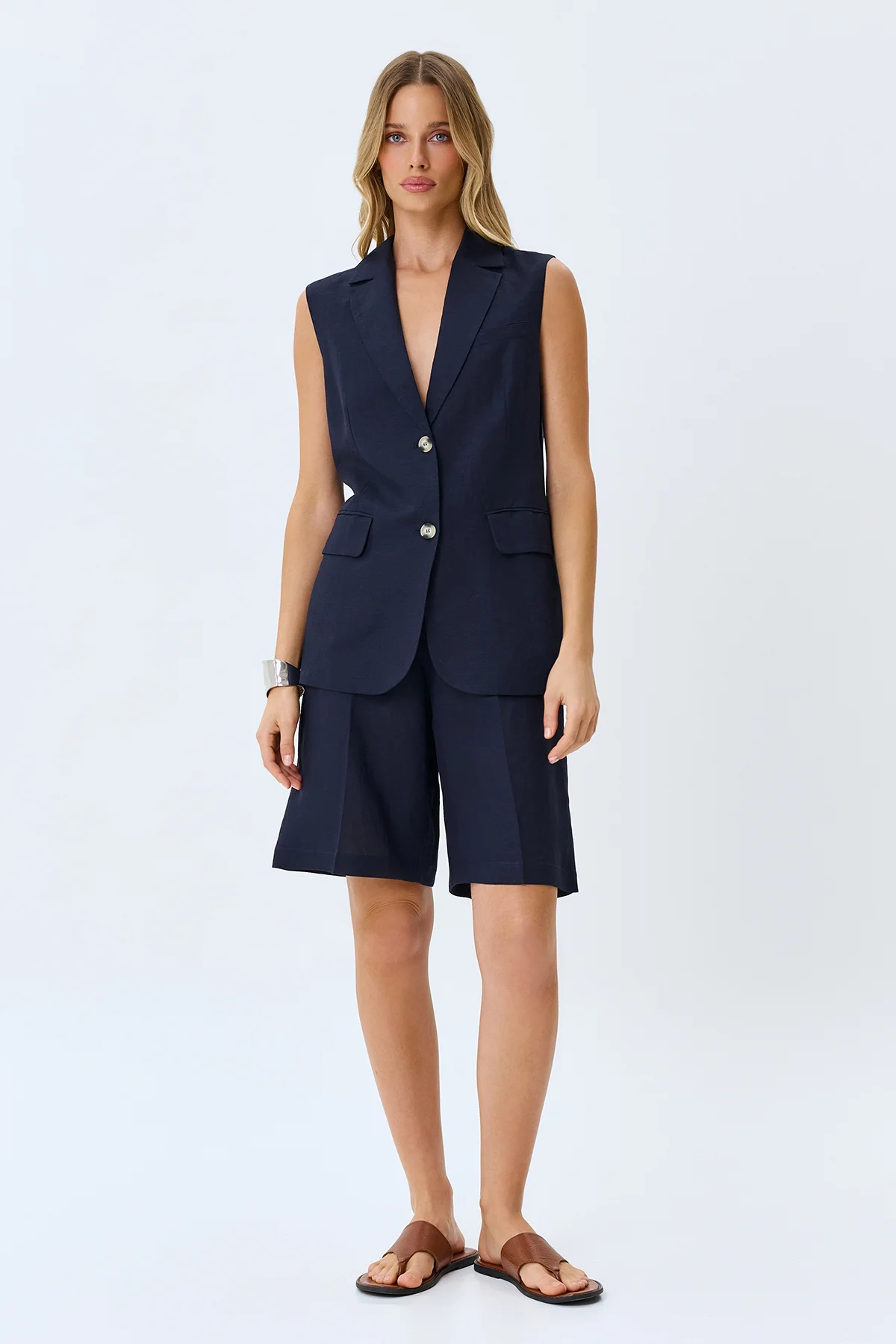 Льняные бермуды с мягкими стрелками, 46