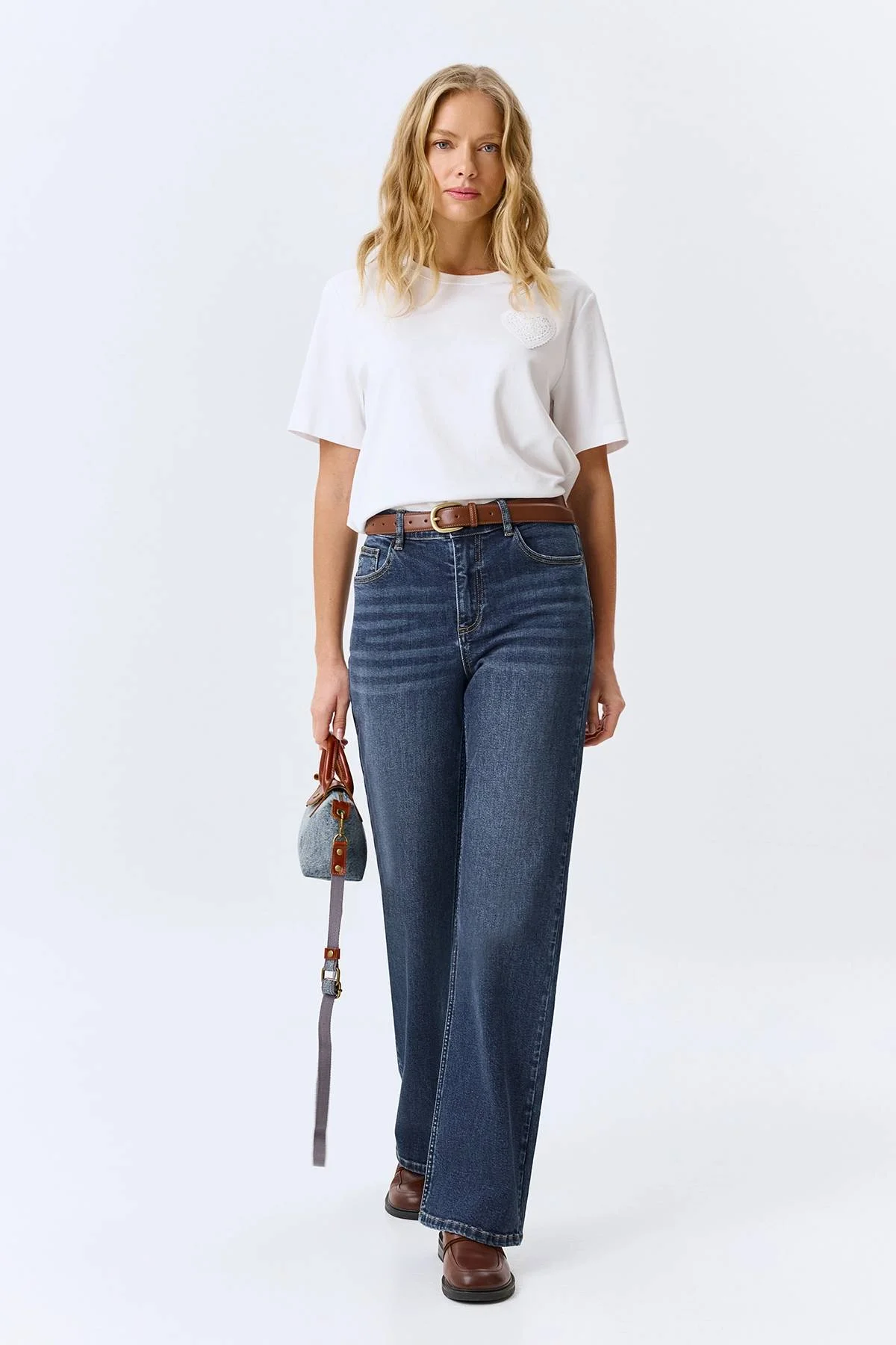 Футболка с ажурной аппликацией, 40