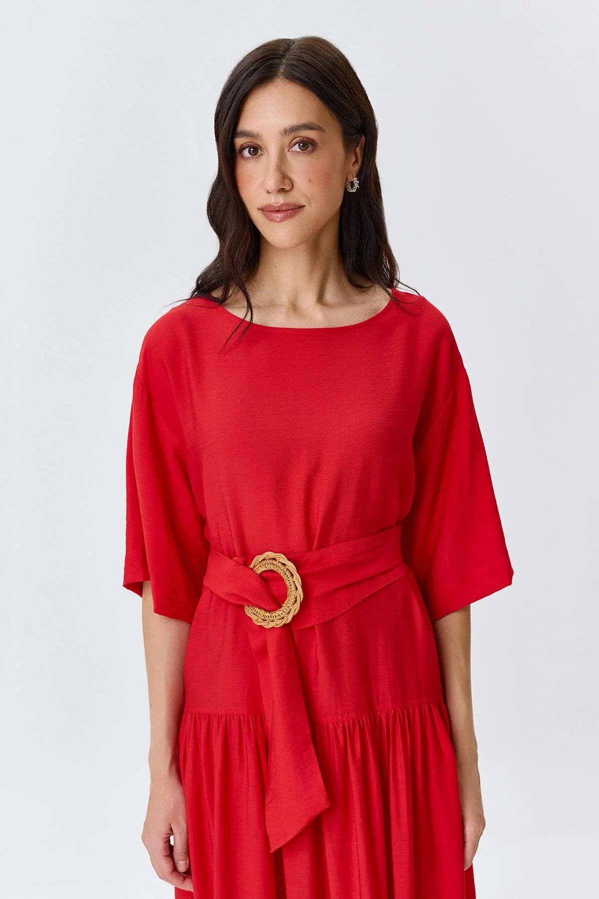 Платье из тенселя с акцентным поясом, 44