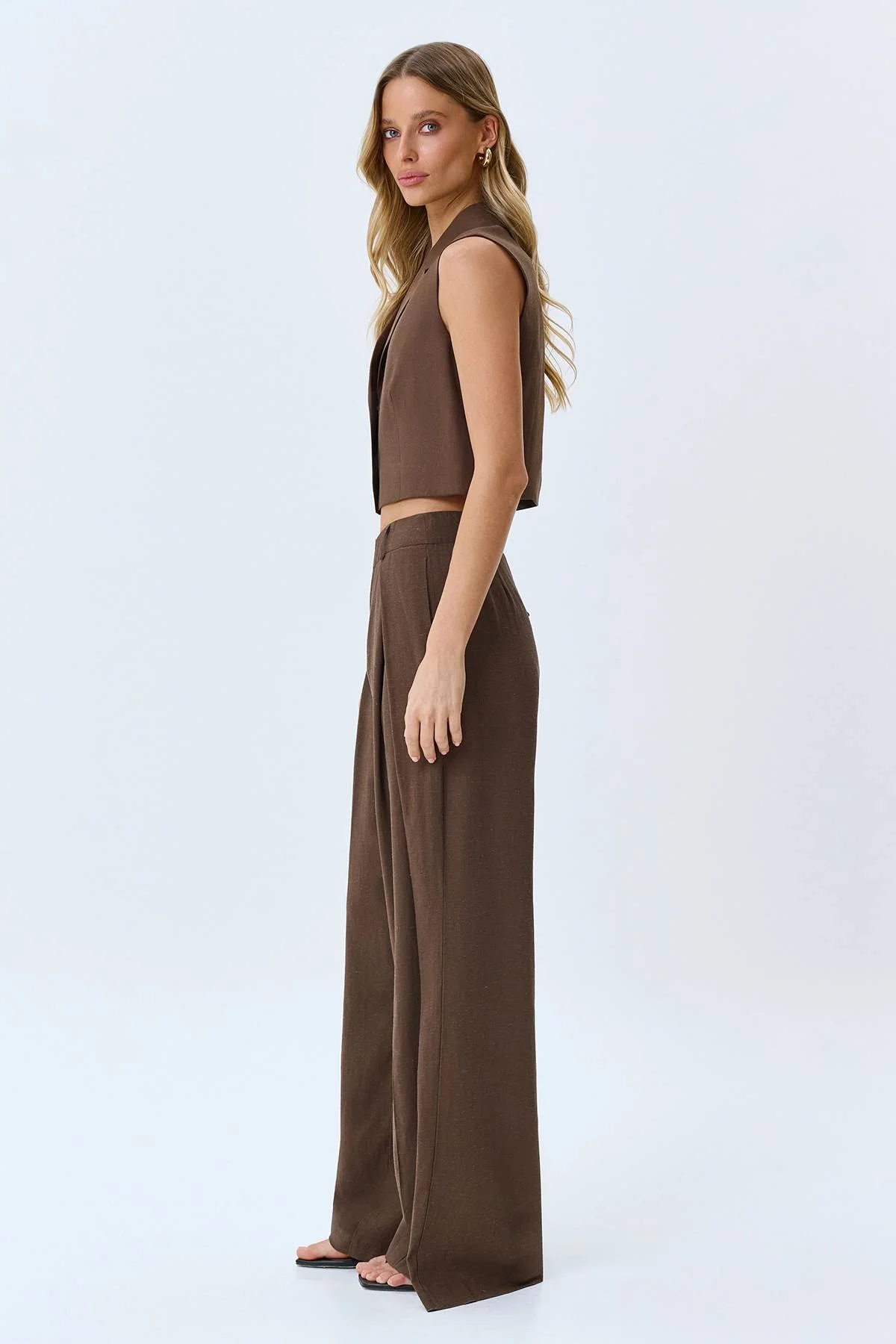 Укороченный жилет из вискозы коричневый, 44