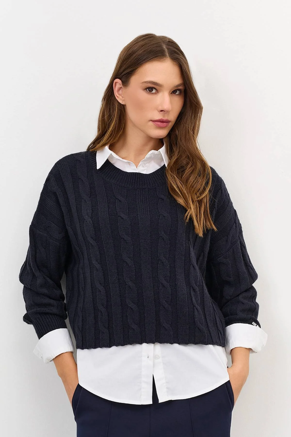 Укороченный джемпер с косами, 48