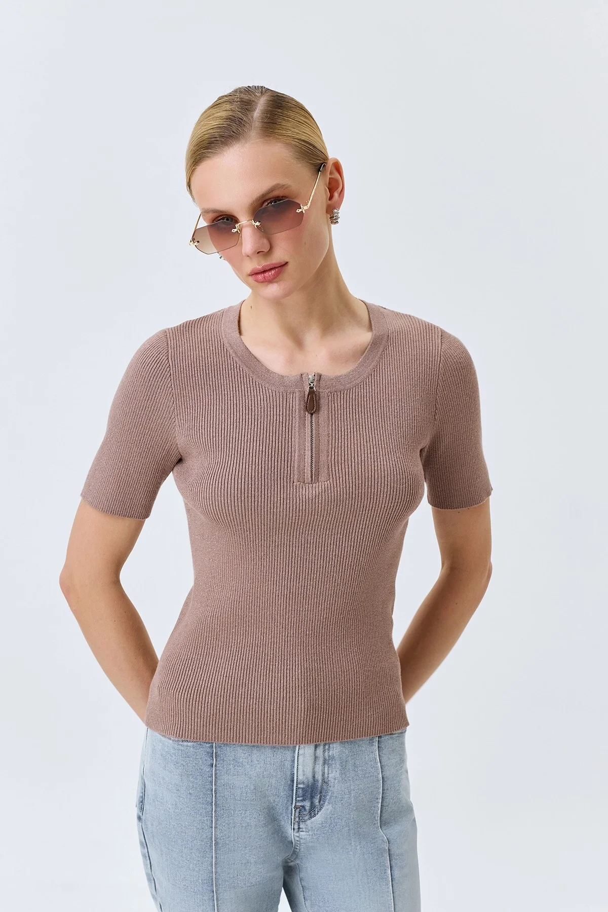 Джемпер из вискозы с деликатным люрексом, 52