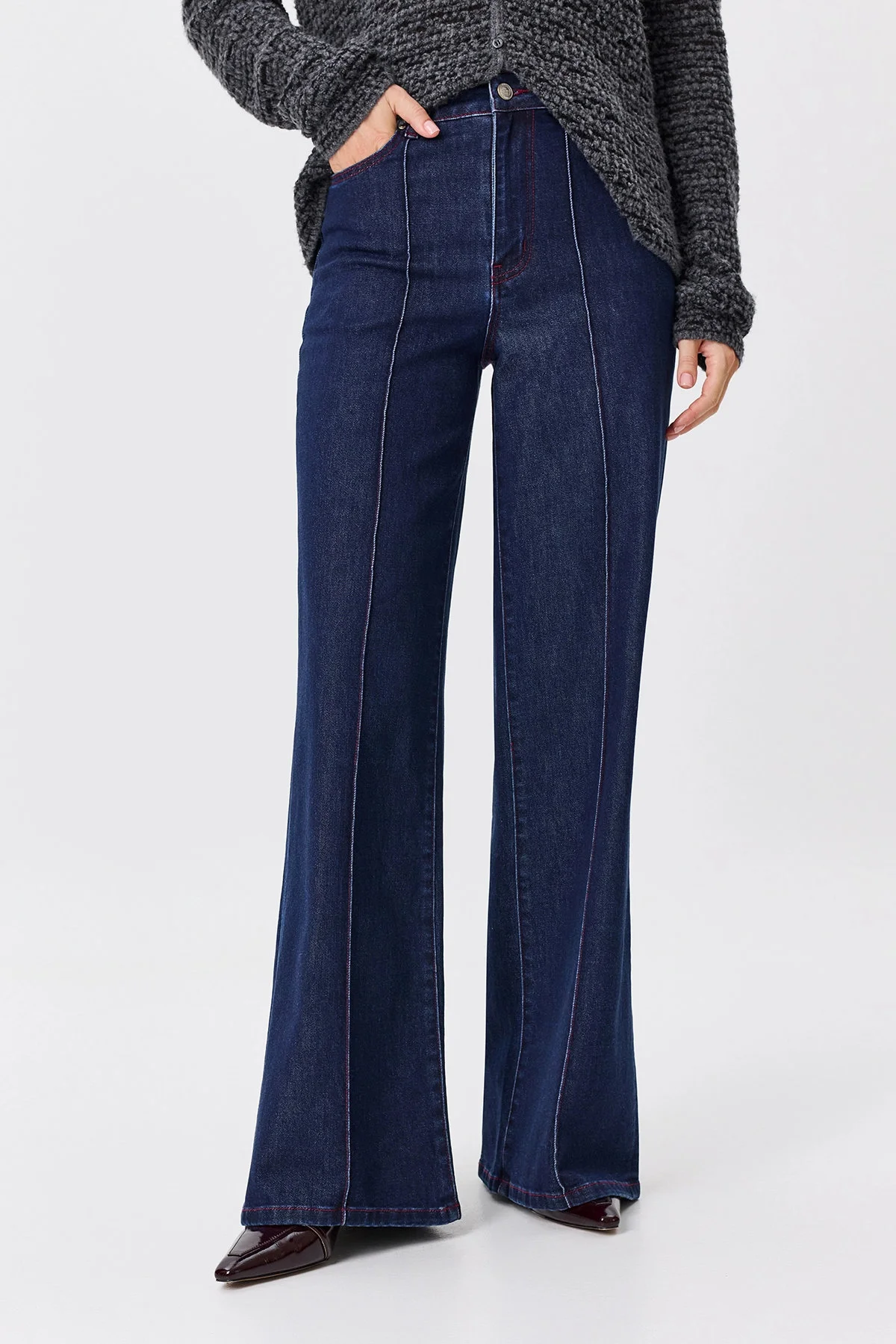Джинсы Straight fit с контрастной отстрочкой, 36