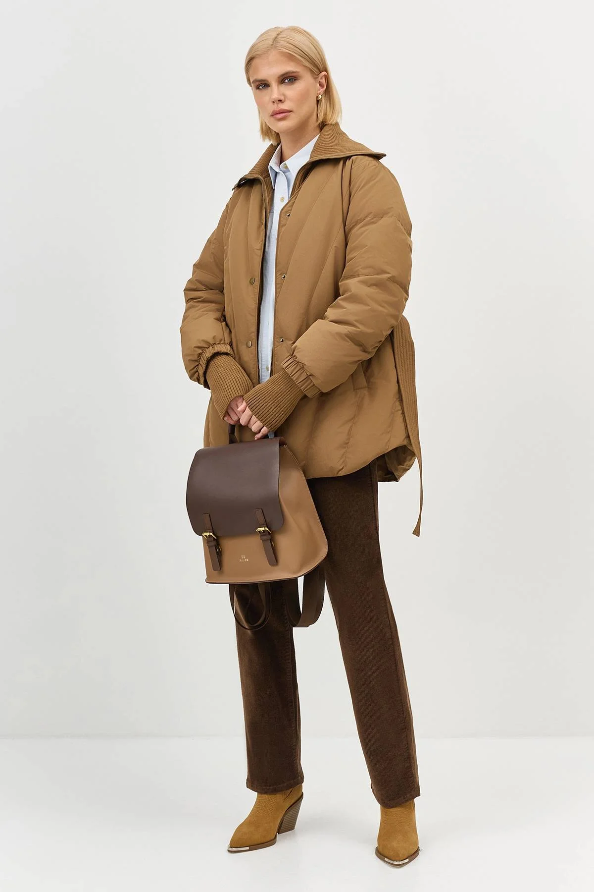 Лимитированная серия объемная куртка в цвете кэмел с палантином, 46