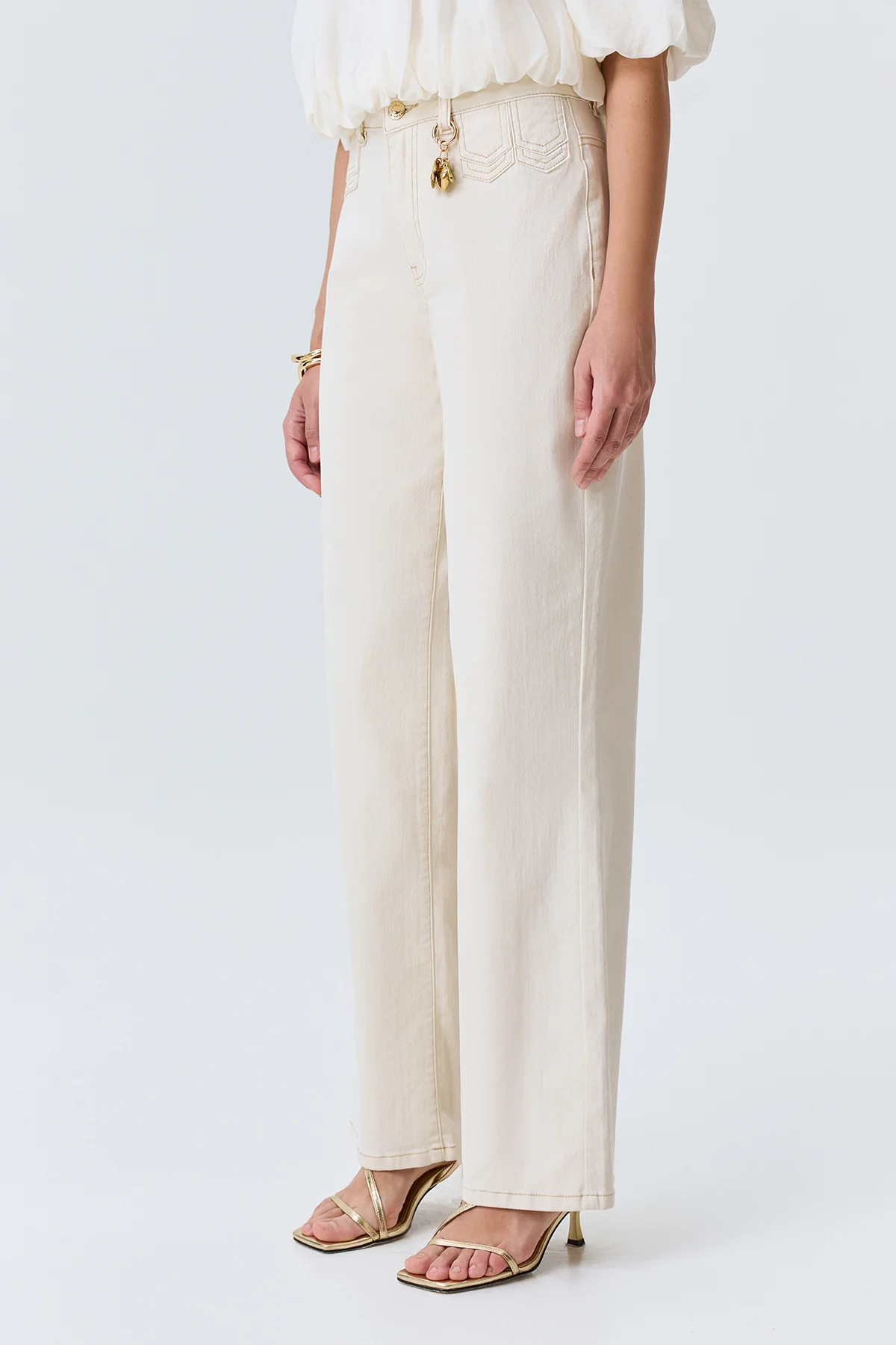 Прямые джинсы с металлическим декором, 42