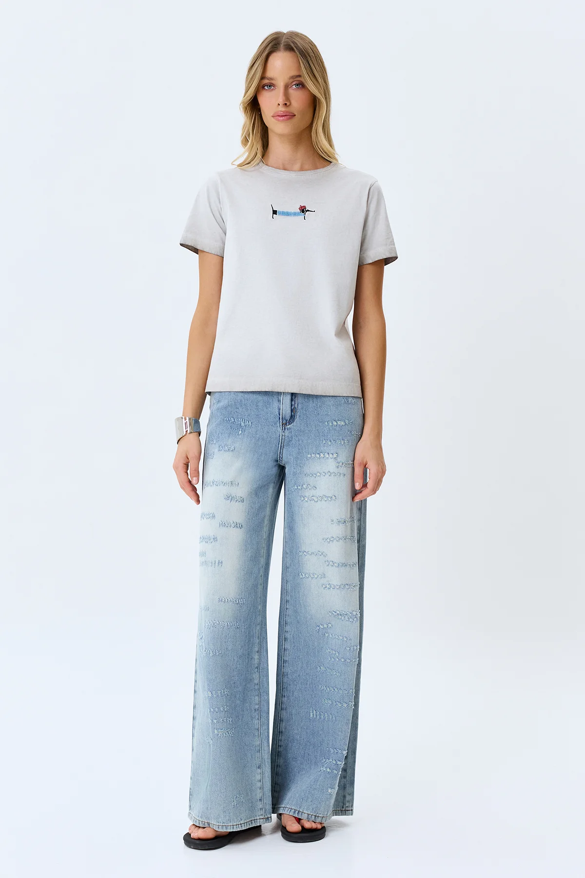 Футболка с яркой вышивкой, 50