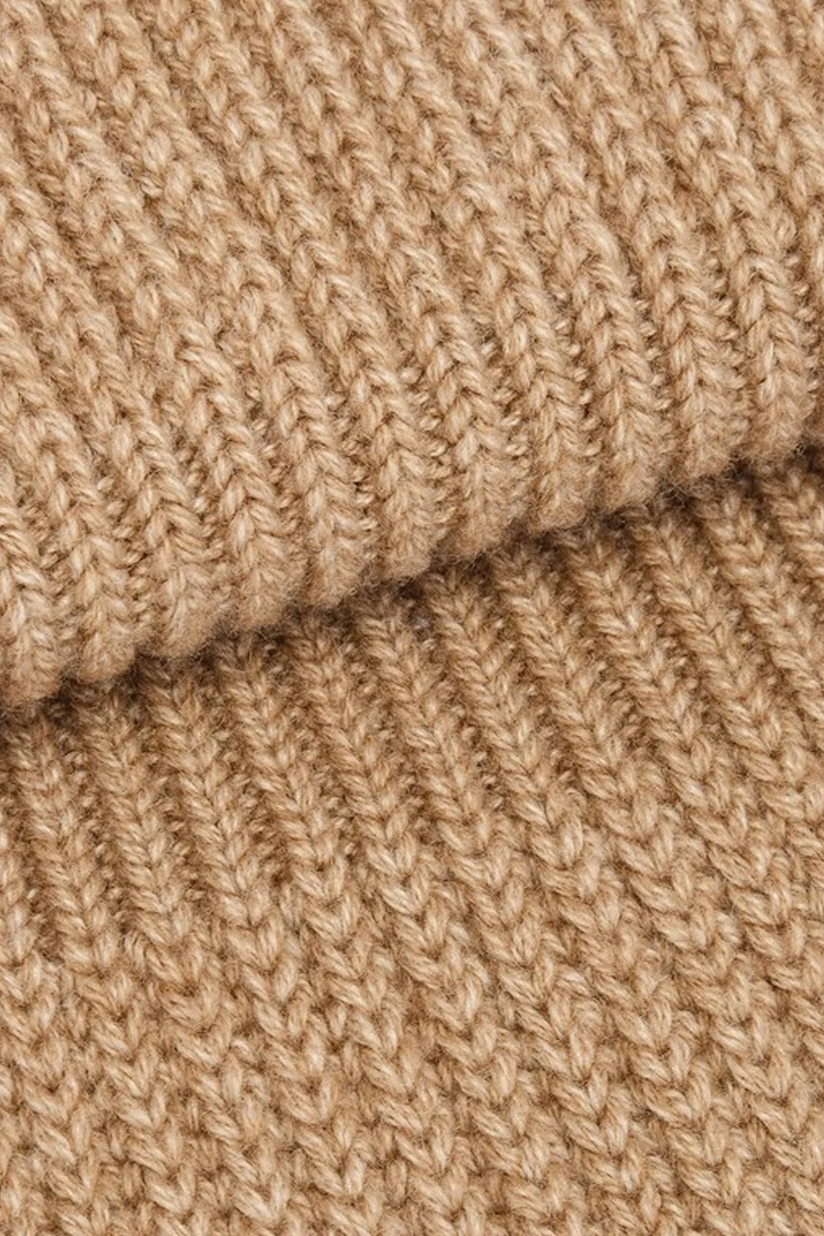 Стильная шапка-балаклава бежевого цвета, 57