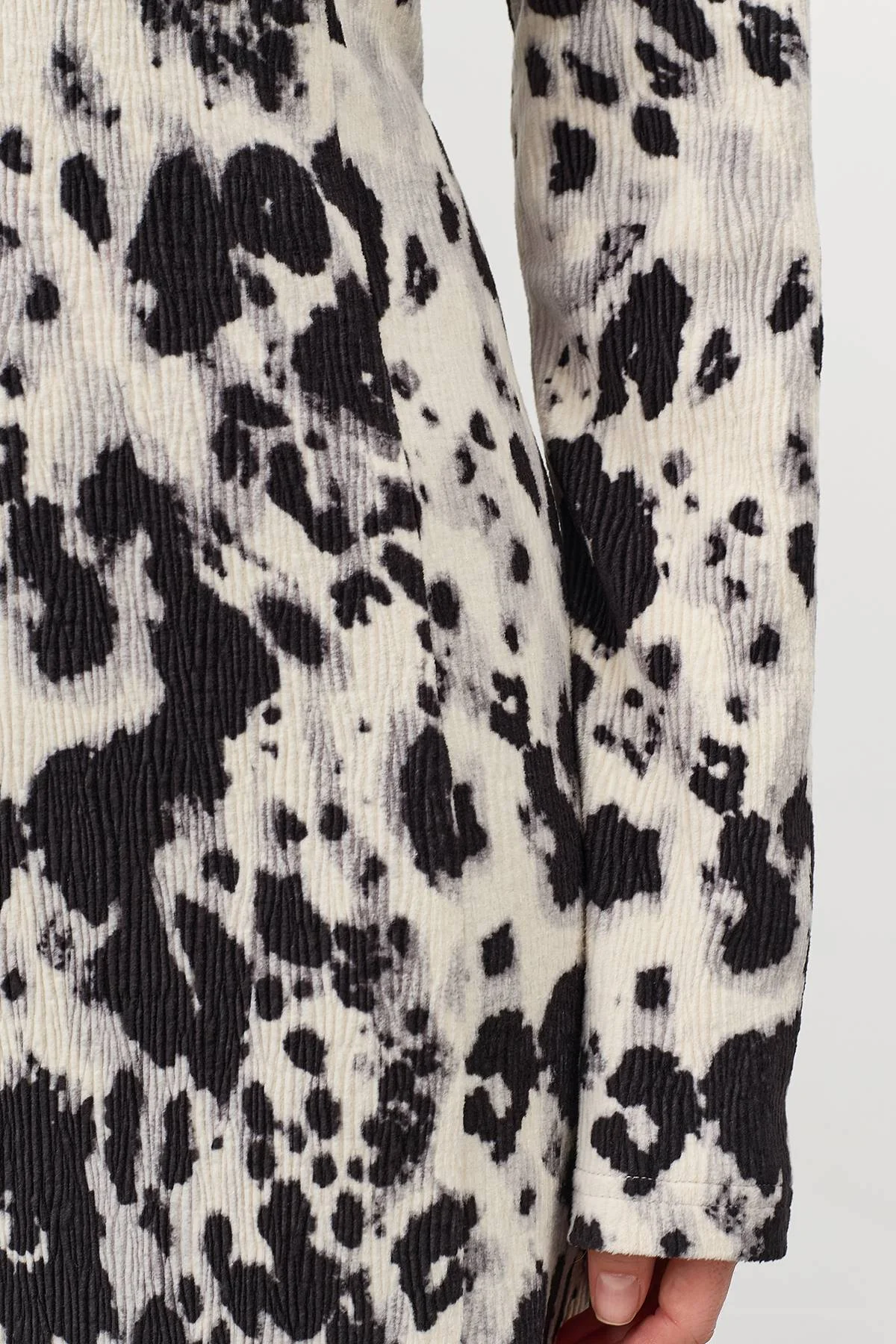 Платье с монохромным принтом, 48