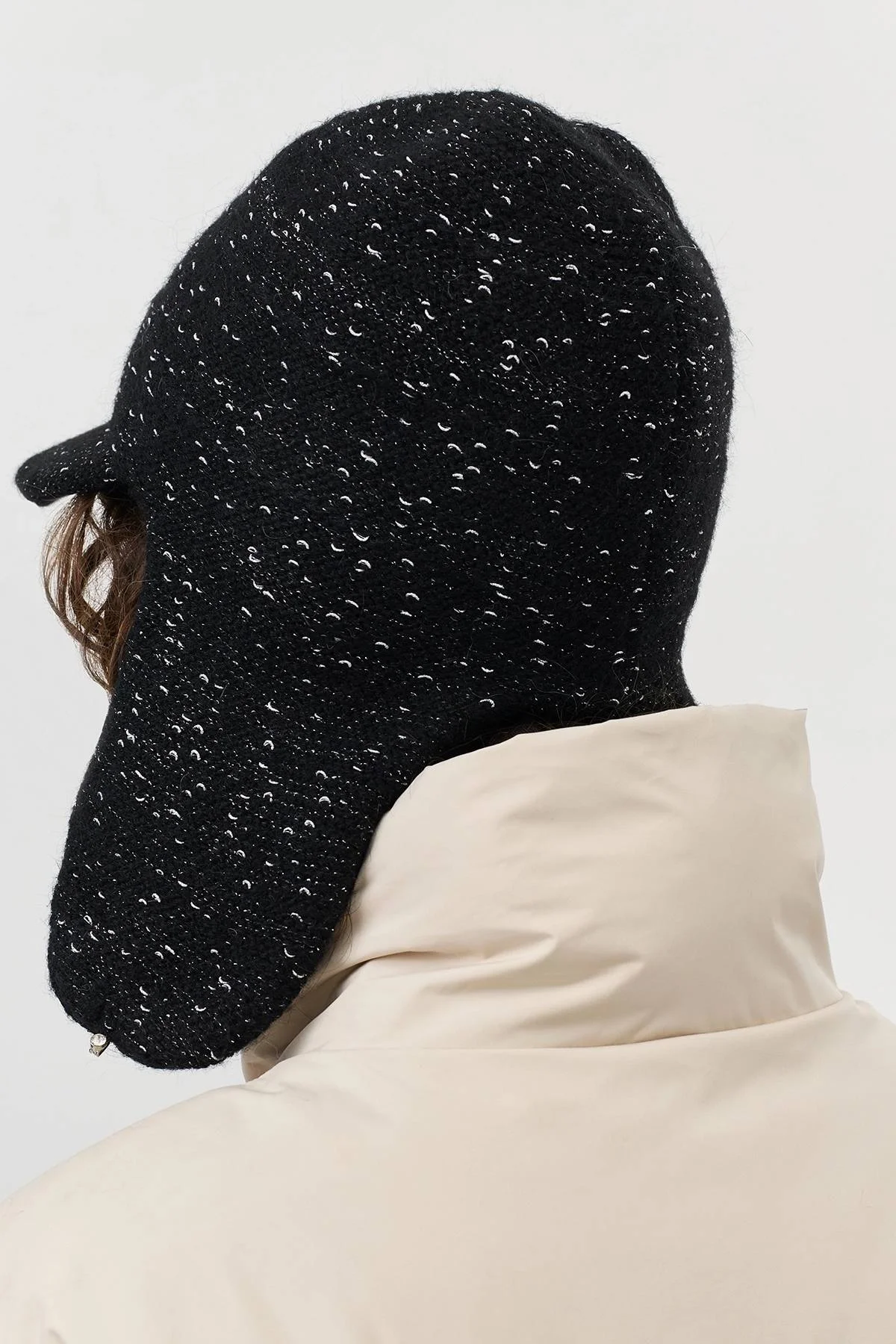 Вязаная ушанка с козырьком, One