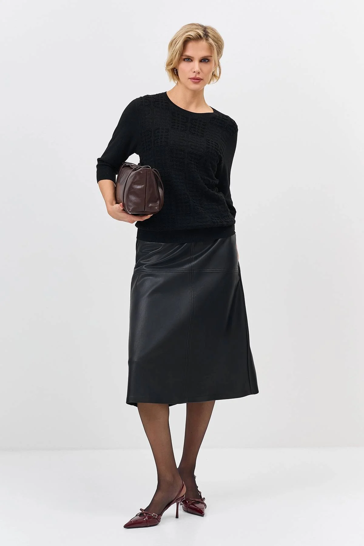 Лимитированная серия Фактурный джемпер с мерцающими пайетками и ремень, 36 Лимитированная серия Фактурный джемпер с мерцающими пайетками и ремень, 36