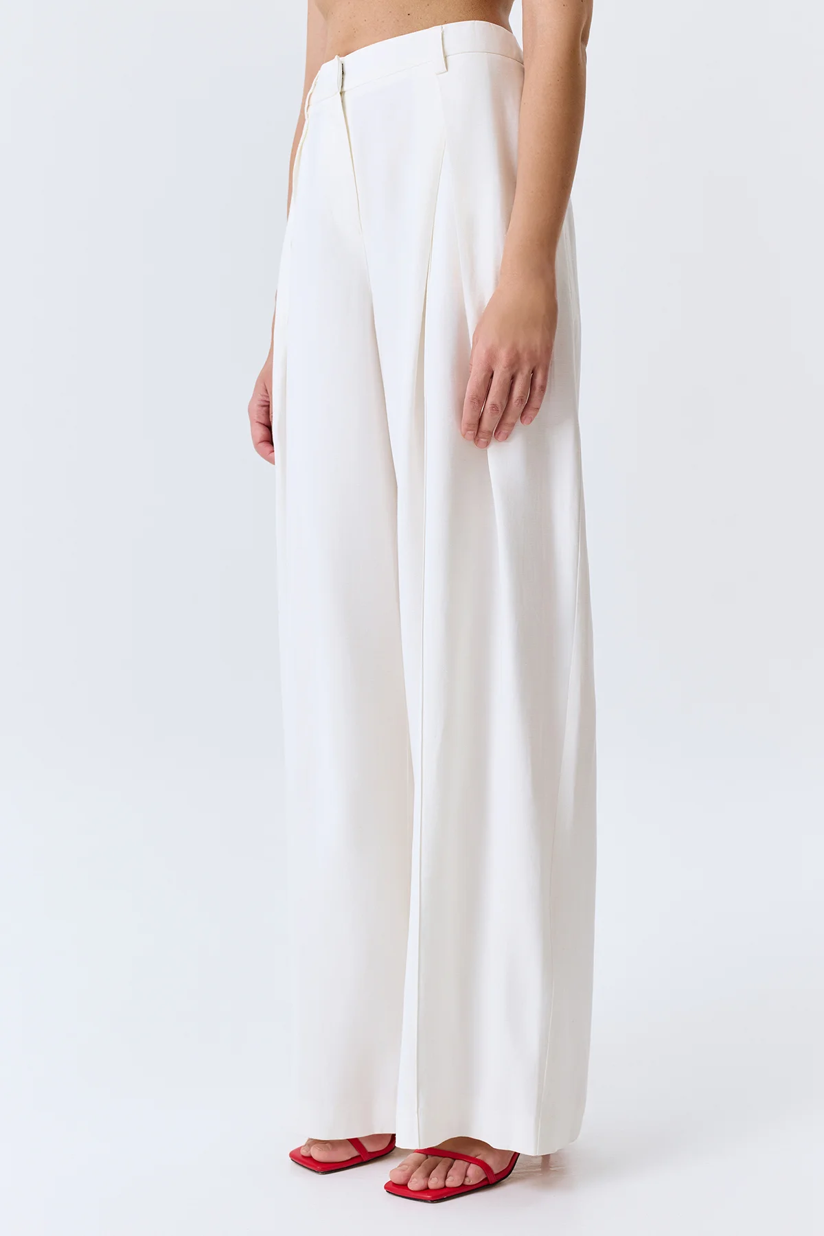 Широкие брюки с акцентными складками, 44