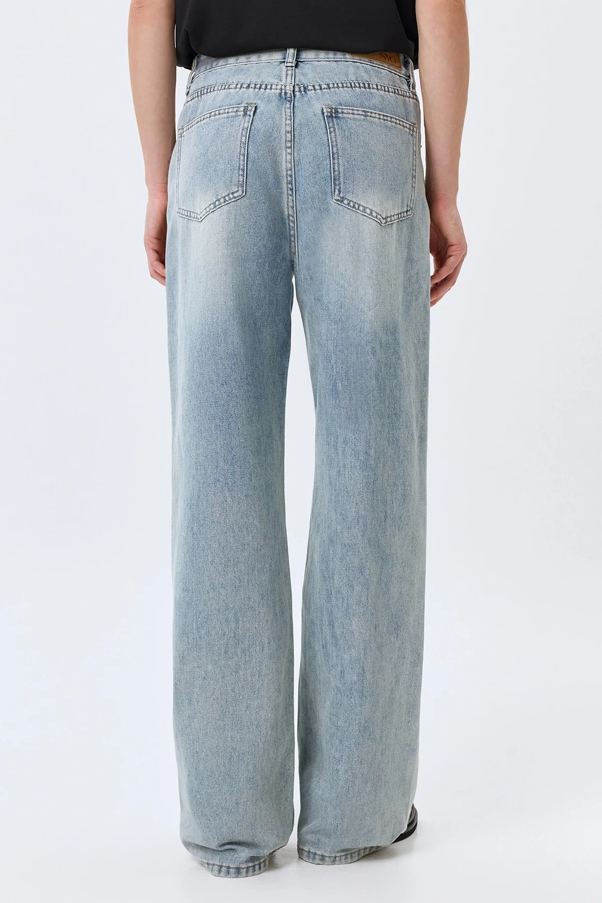 Свободные джинсы с деликатной варкой, 52