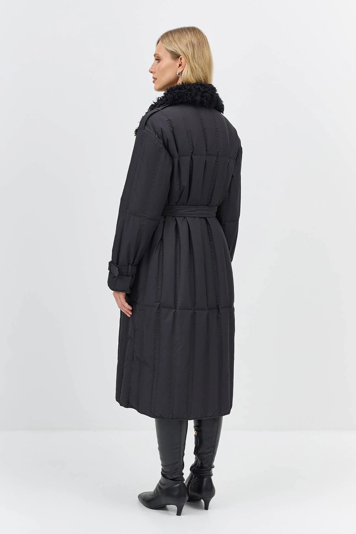 Лимитированная серия пуховое пальто с мехом и палантин, 34 Лимитированная серия пуховое пальто с мехом и палантин, 34