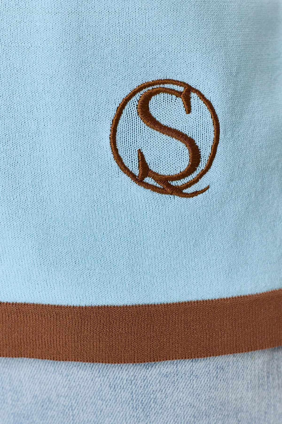 Вязаная футболка с контрастными деталями, 50