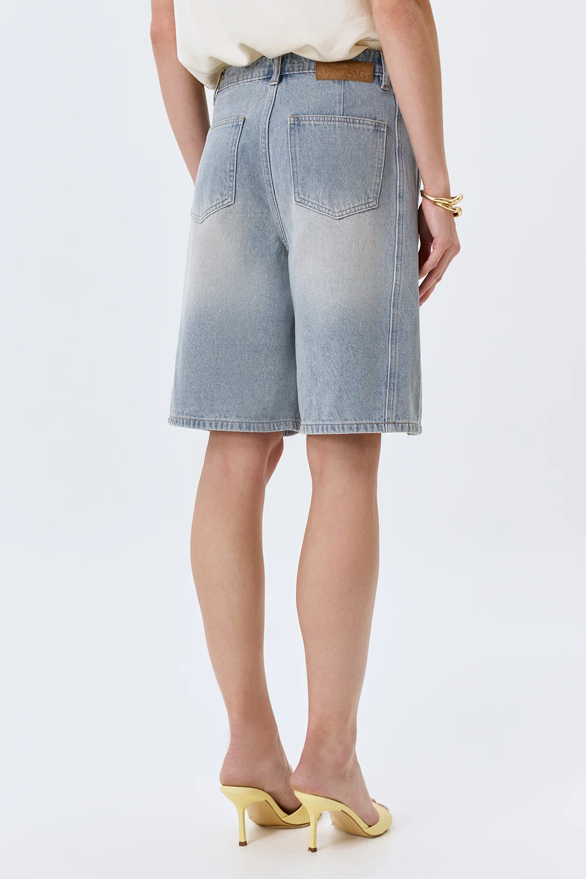 Джинсовые бермуды, 42