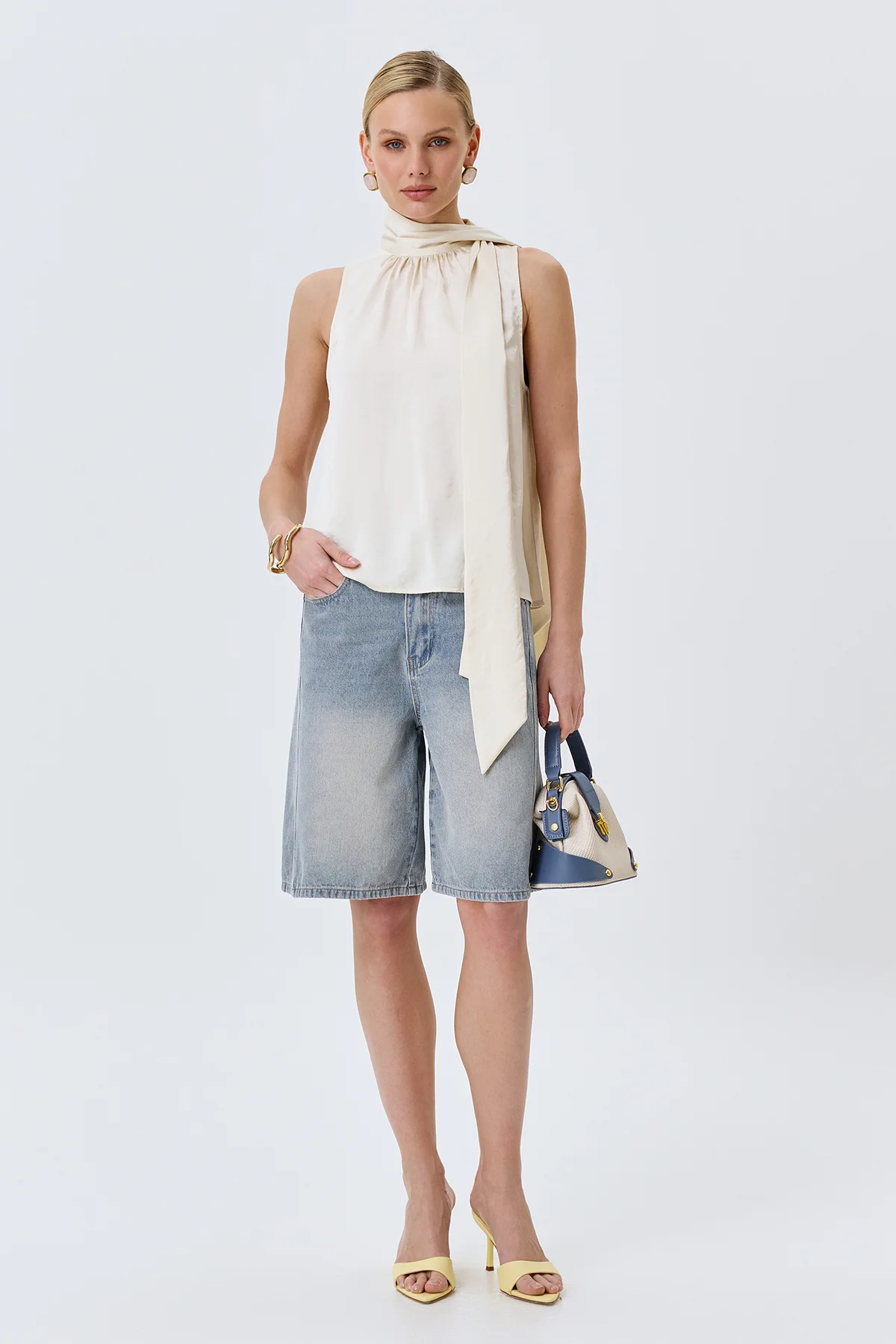 Джинсовые бермуды, 42