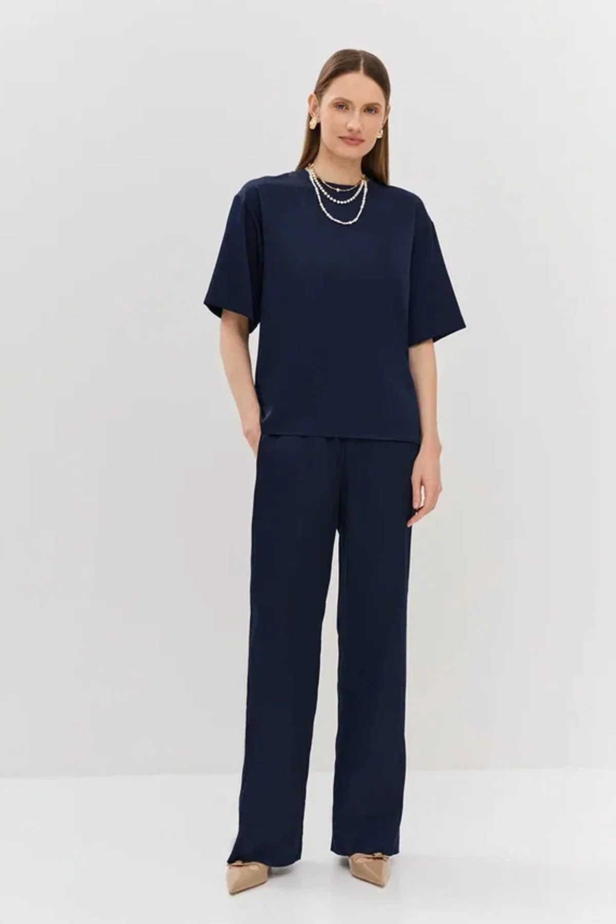 Прямые брюки тёмно-синего цвета с резинкой на талии, 44р