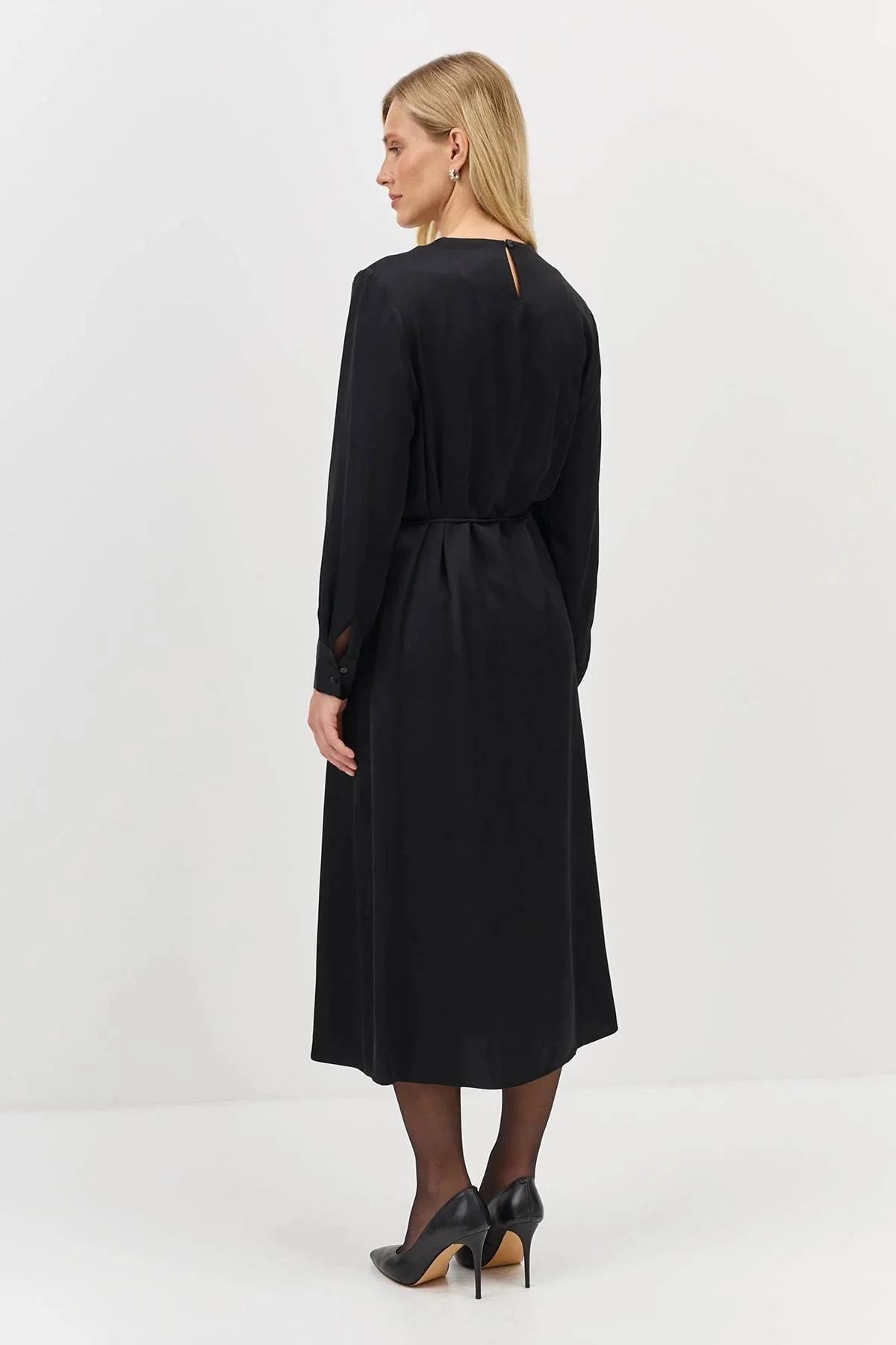 Платье с декоративной цепочкой, 42