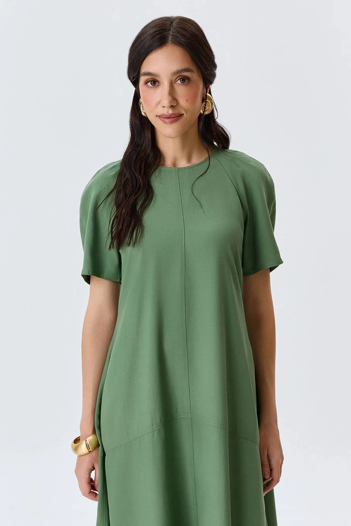 Платье А-силуэта с деталью на спинке в темно-зеленом цвете, 52