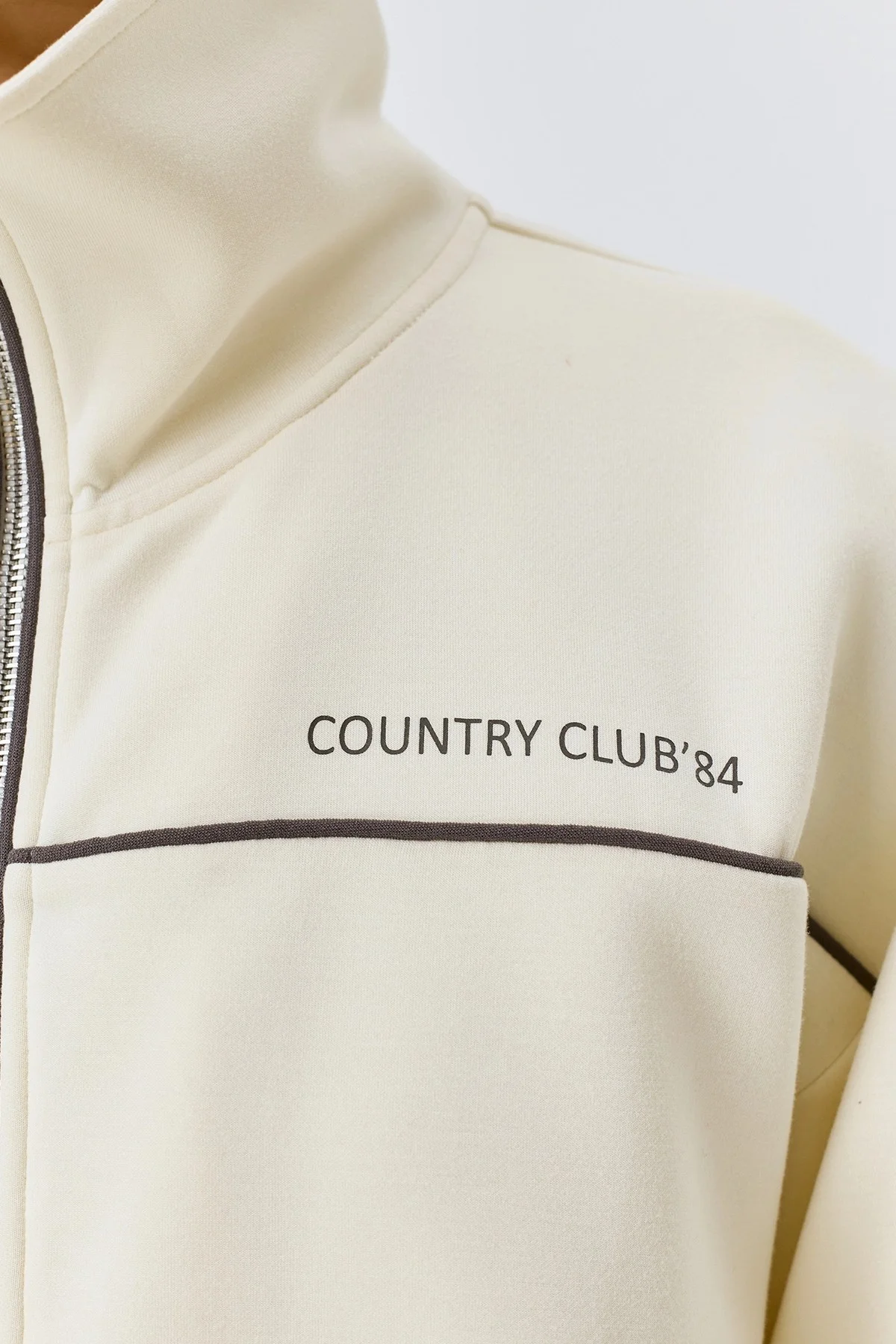 Трикотажный бомбер в спортивном стиле, 50