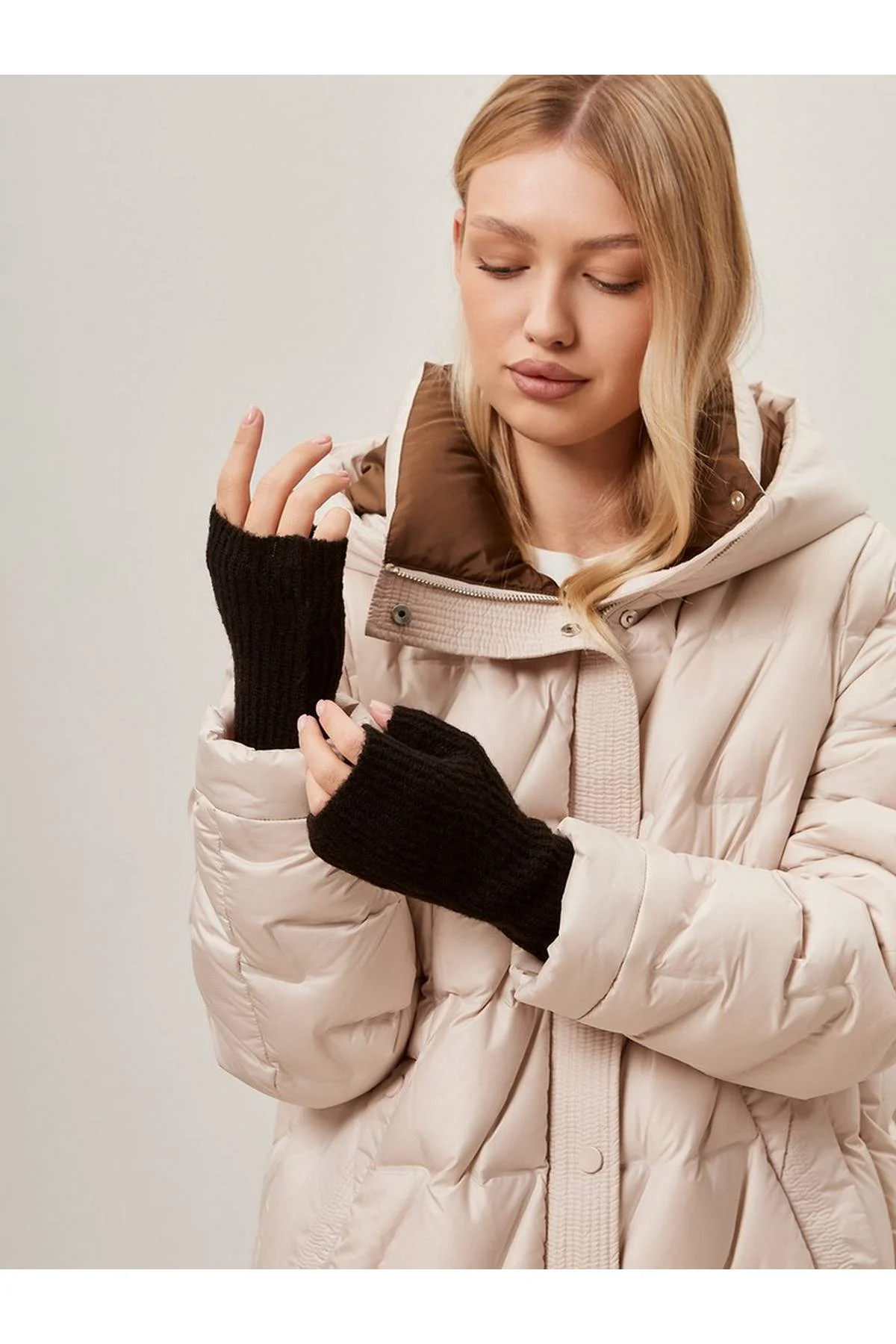 Перчатки черные, M