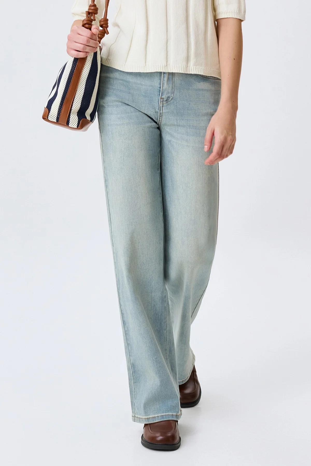 Джинсы Straight fit с акцентной контрастной варкой, 46