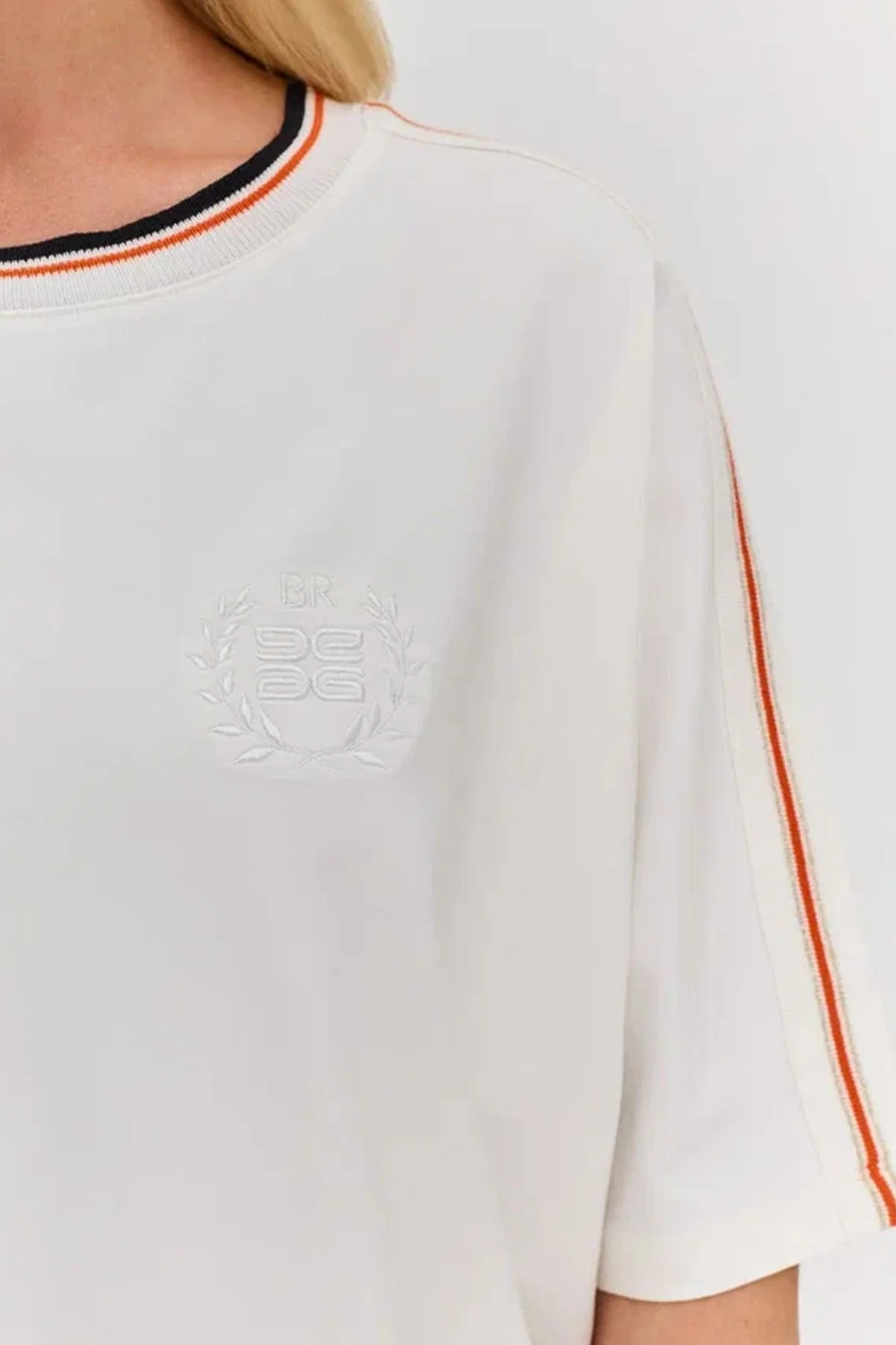 Футболка с акцентным кантом по горловине и рукавам, 54р