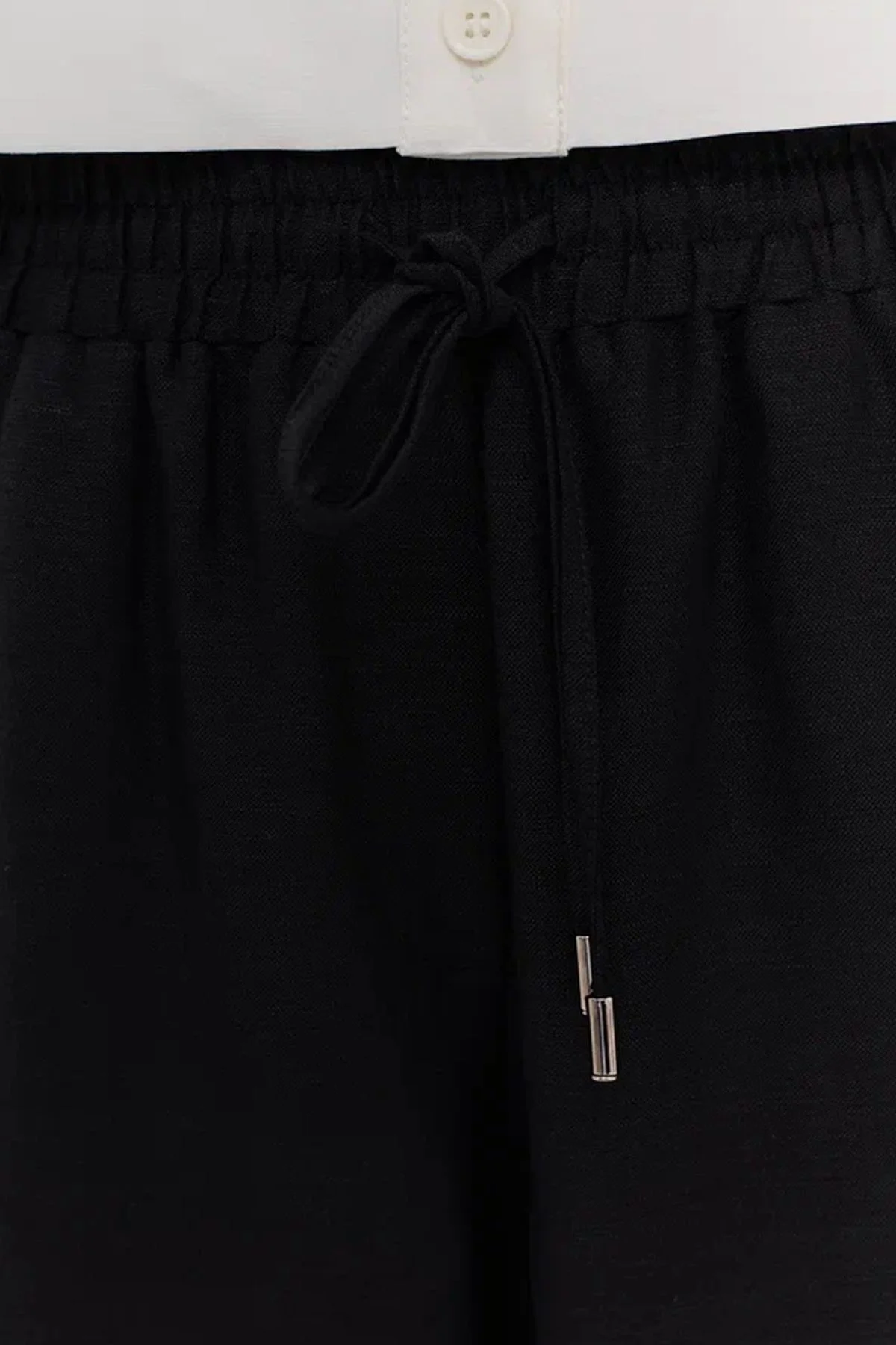 Прямые брюки чёрного цвета со шнурком на талии, 42р