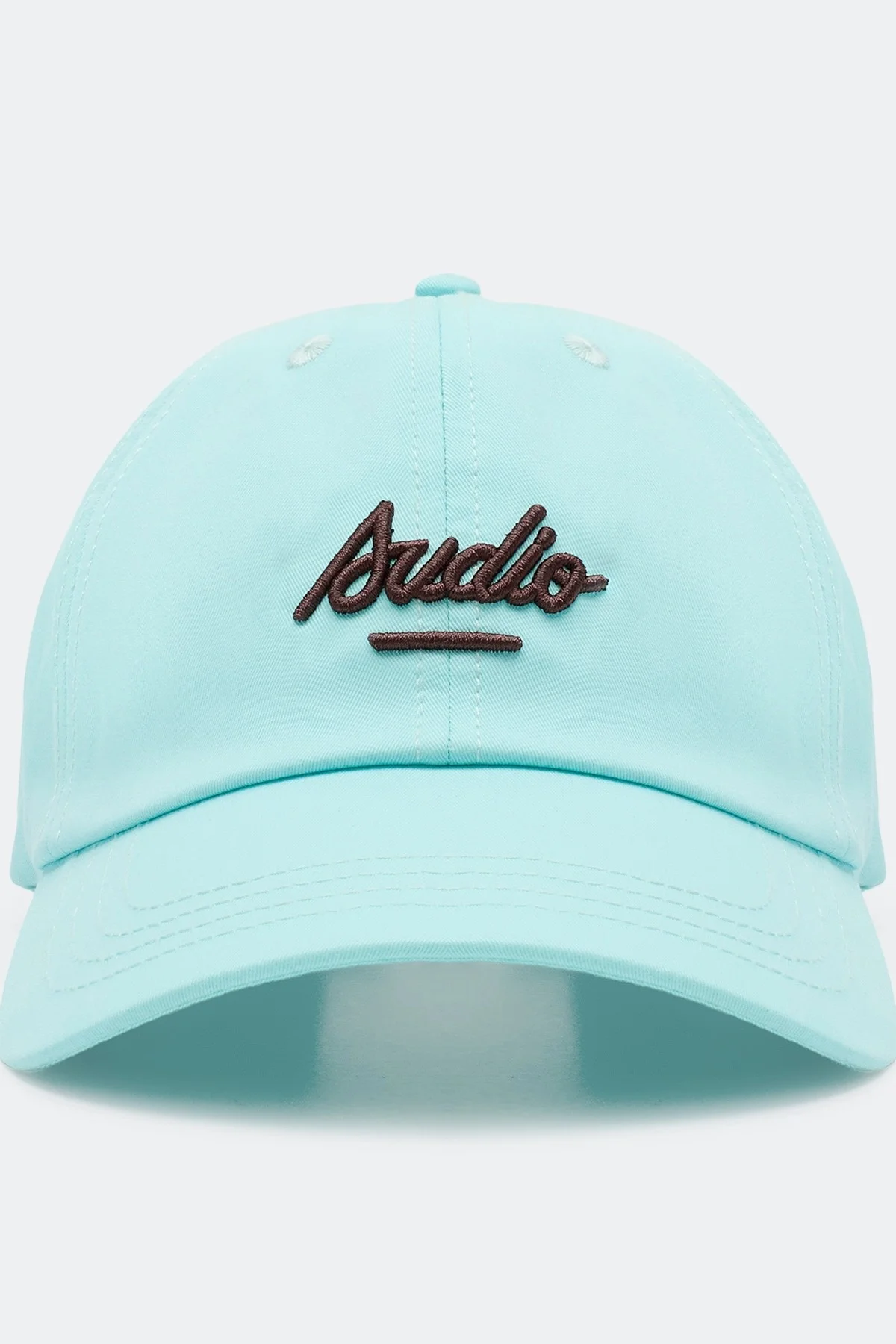 Яркая бейсболка с объемной вышивкой, One