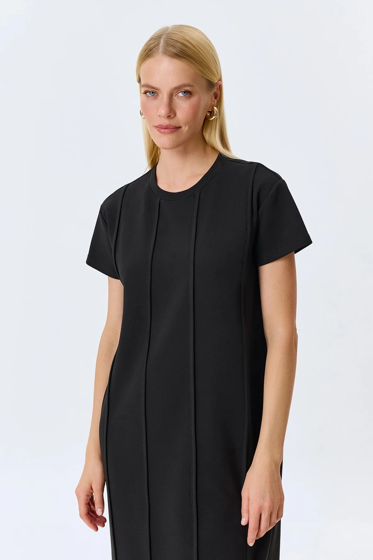 Лаконичное трикотажное платье, 46