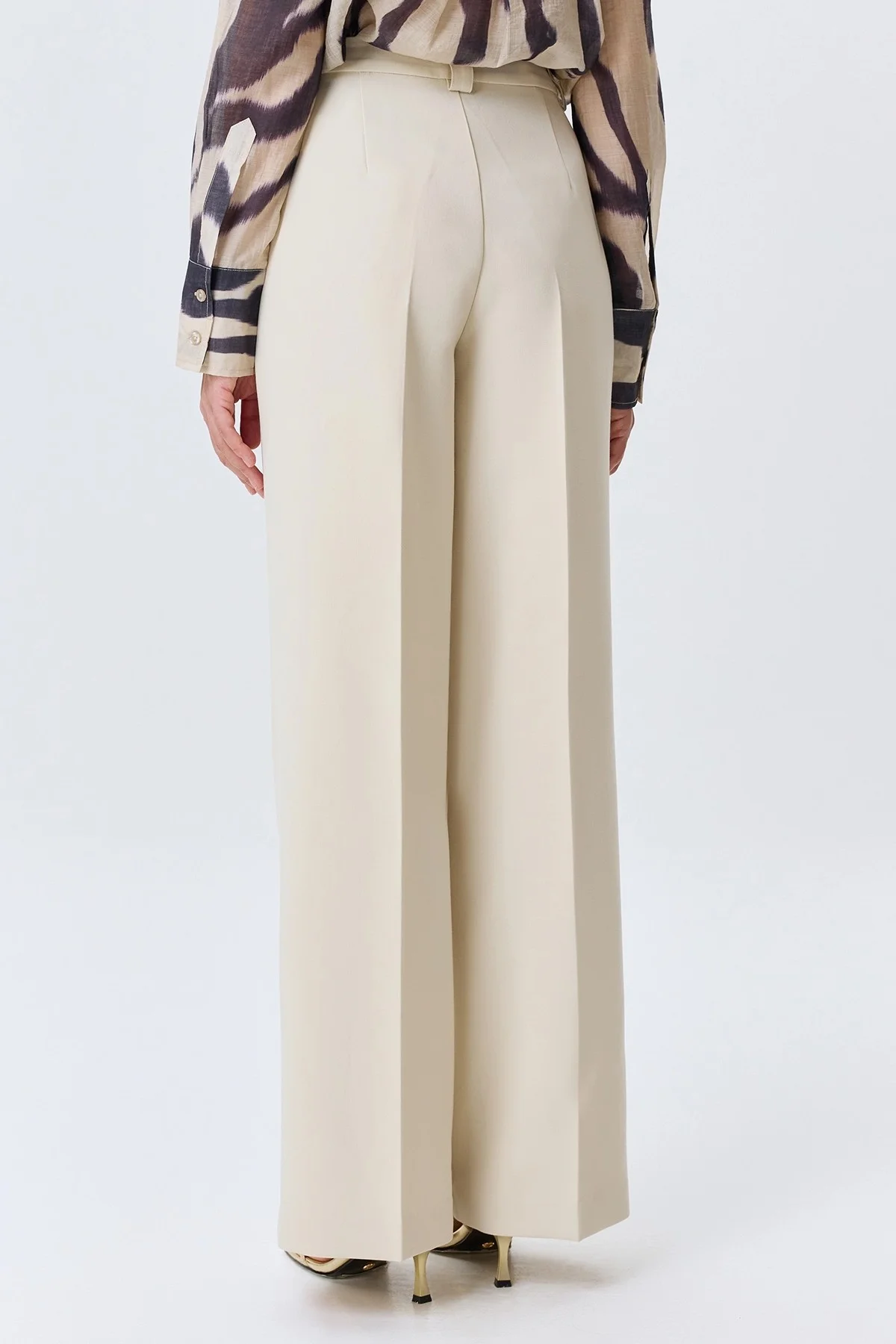 Широкие брюки с мягкими стрелками, 42