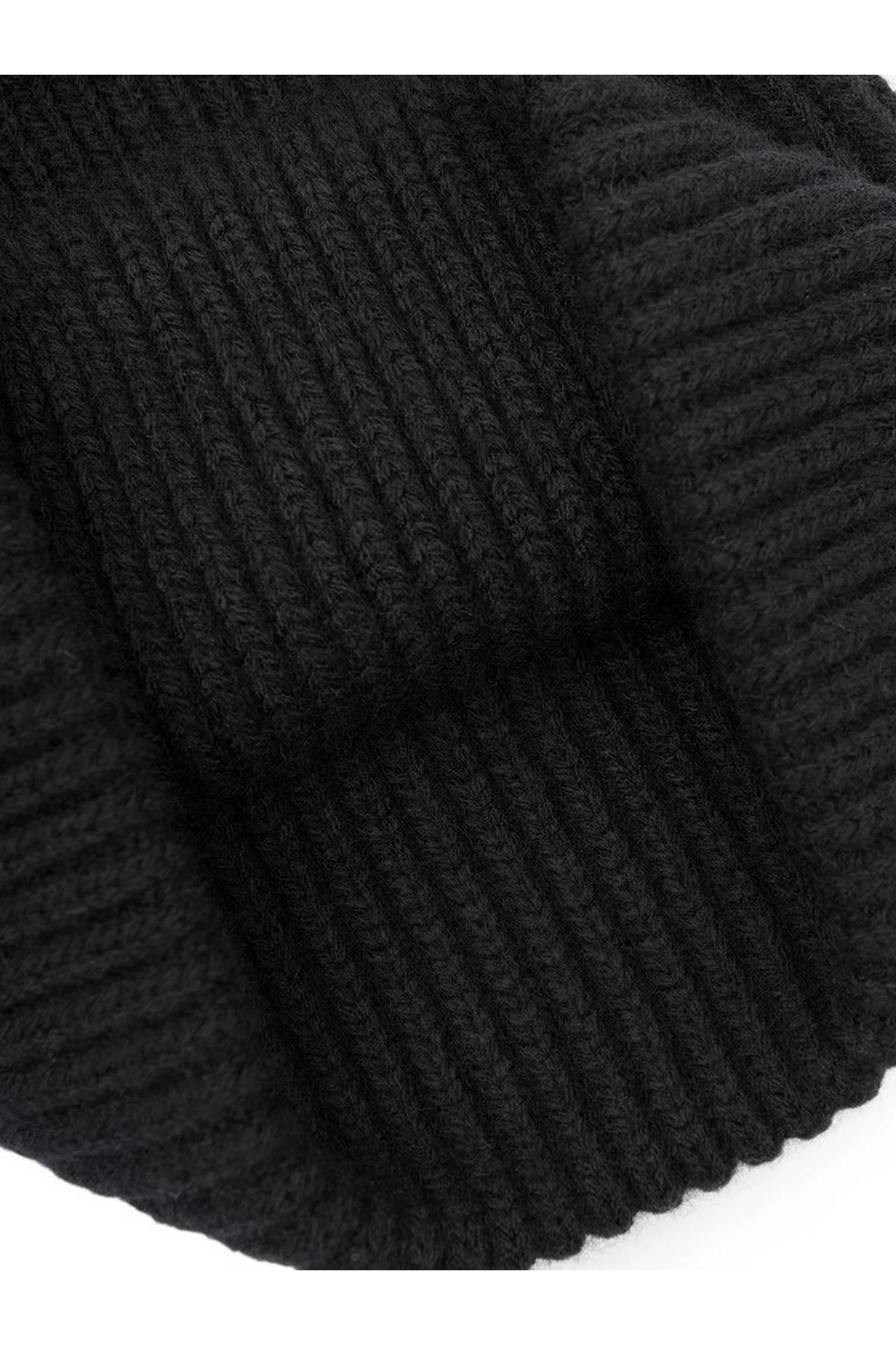 Шапка черная, One