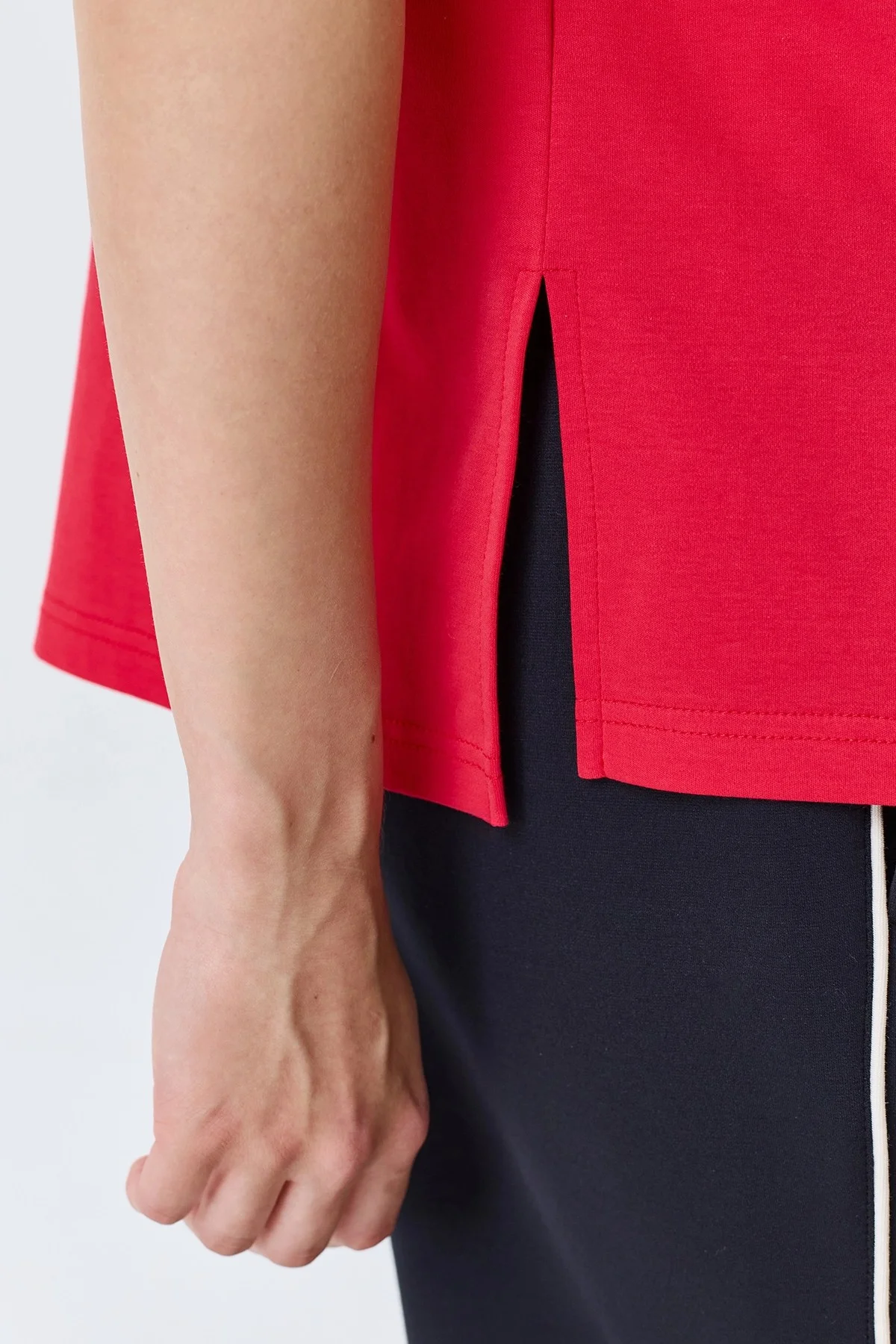 Яркая футболка из 100% хлопка, 46