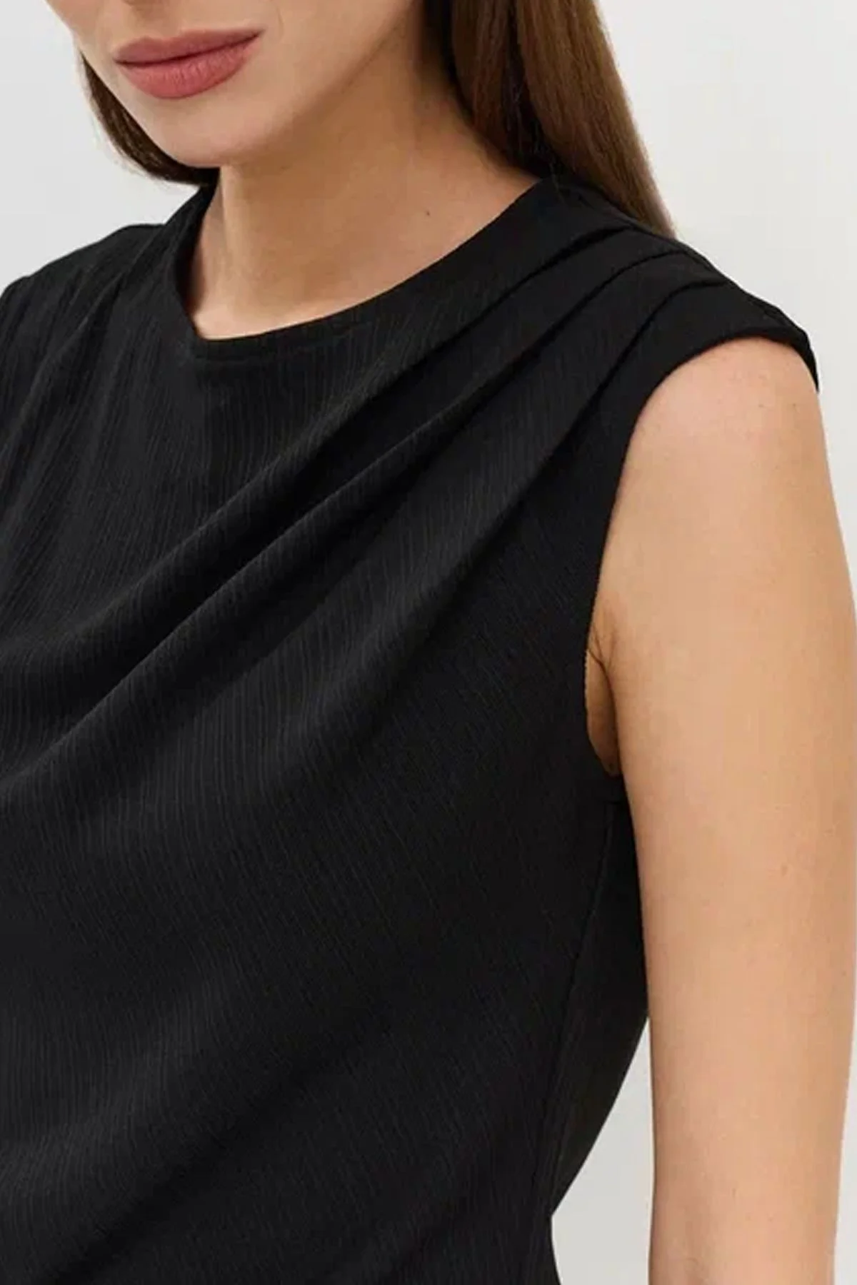 Топ без рукавов с вырезом горловины "лодочка", 52р