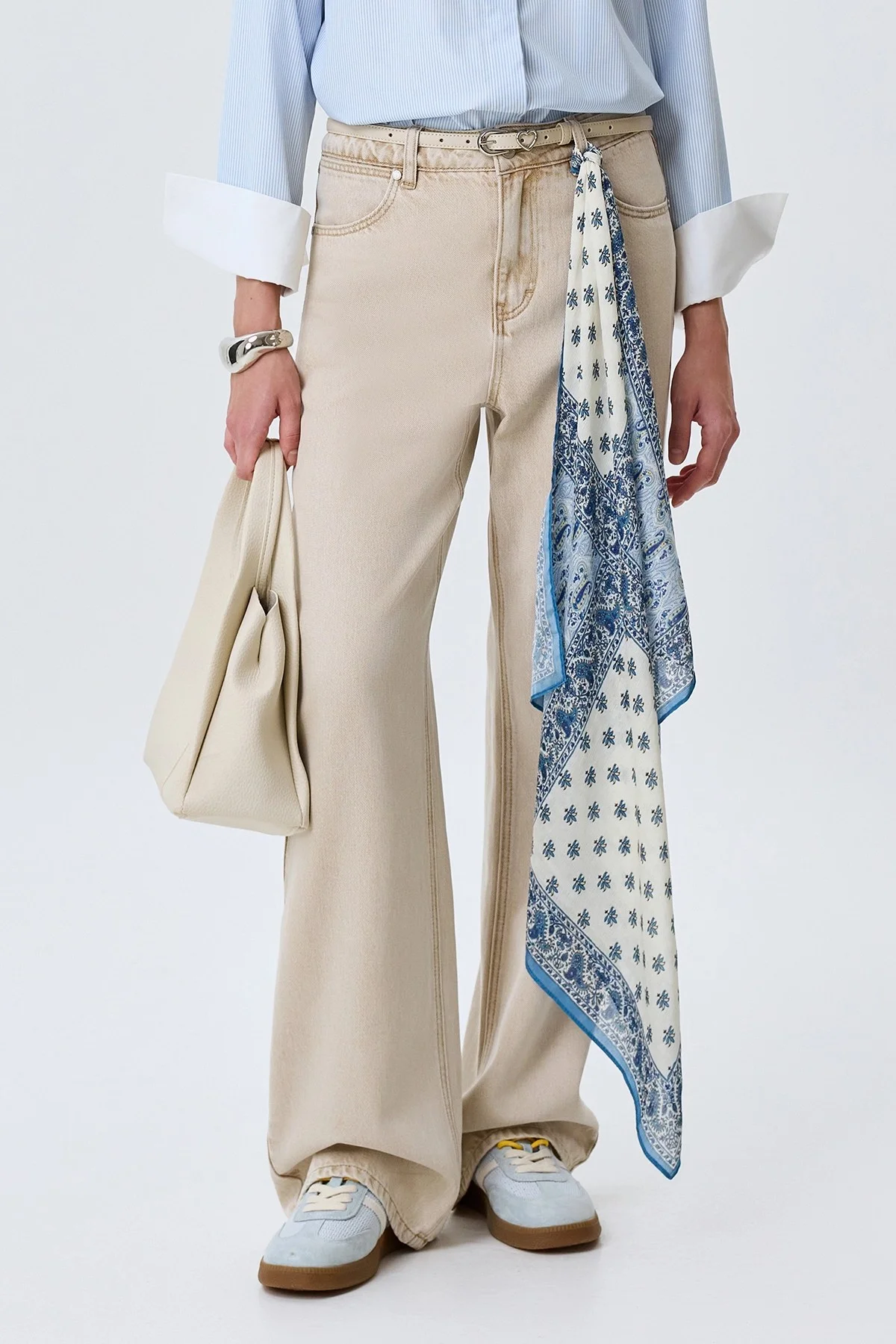 Бежевые джинсы с деликатной варкой, 52