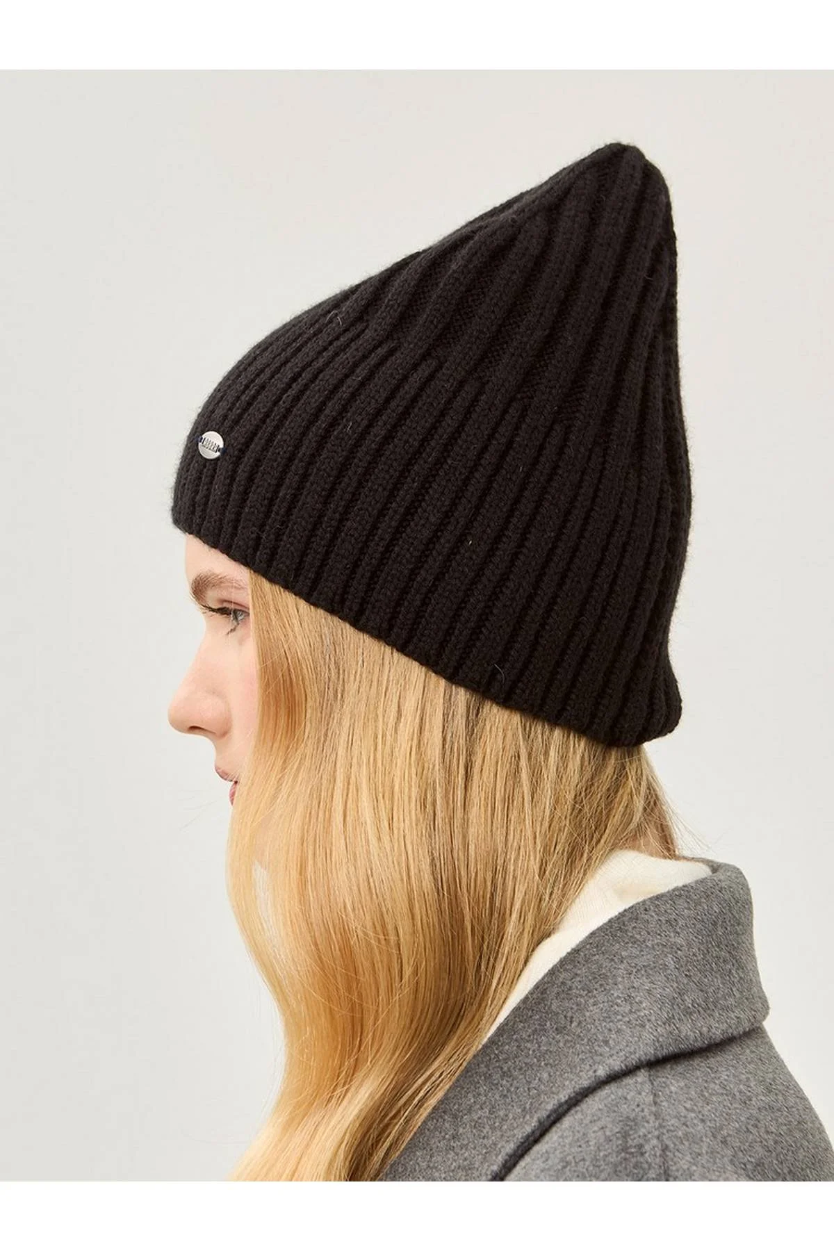 Шапка черная, One