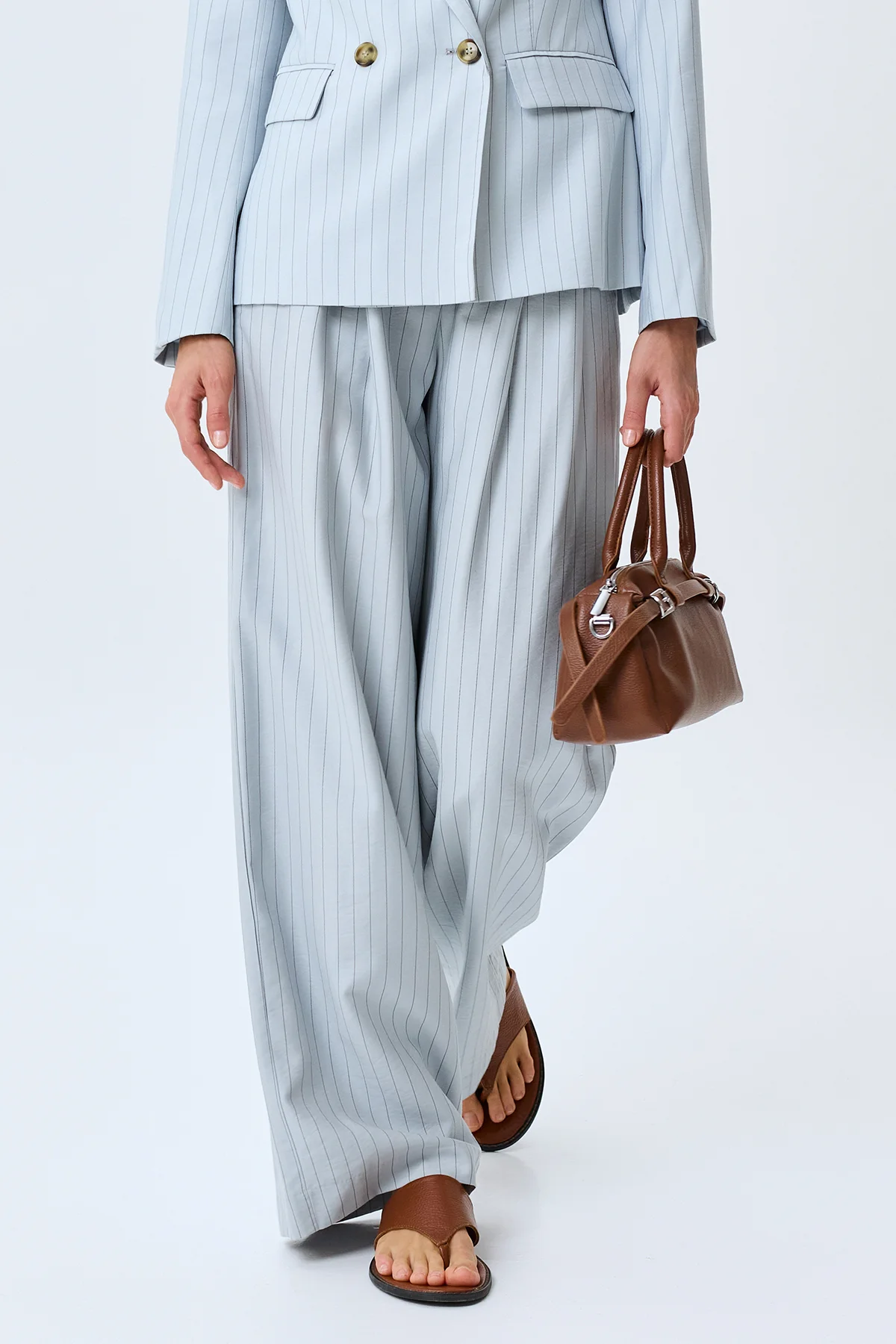 Широкие брюки в тонкую полоску, 50