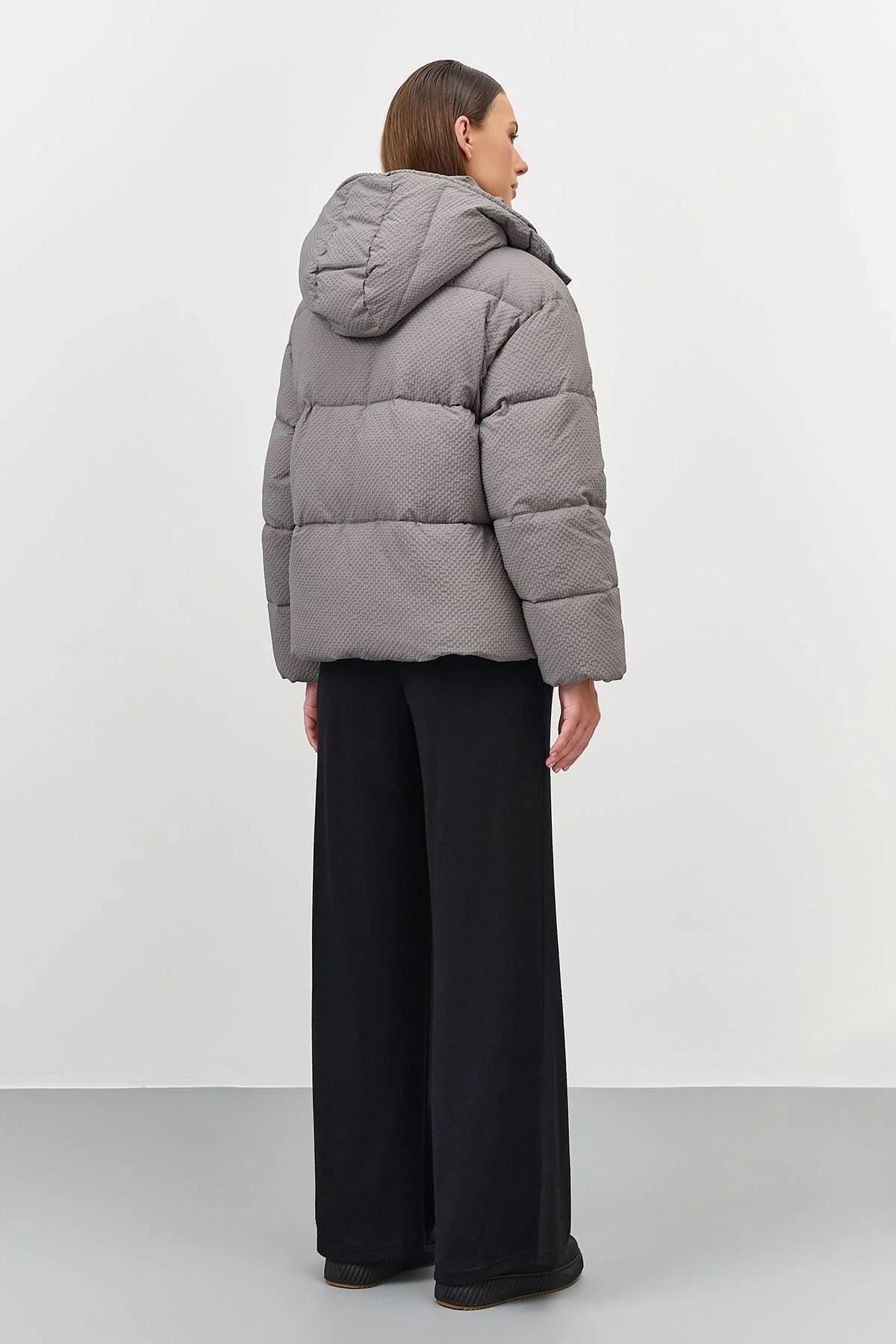 Лимитированная серия куртка Oversize из фактурной ткани с палантином, 48