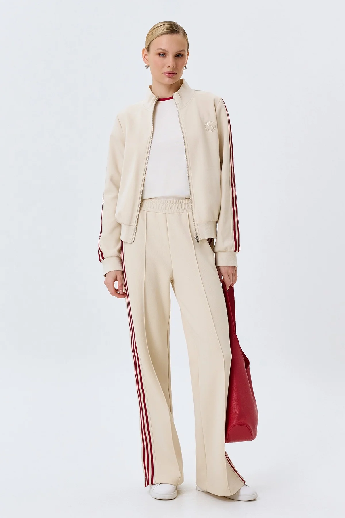 Трикотажный бомбер с контрастными лампасами, 48