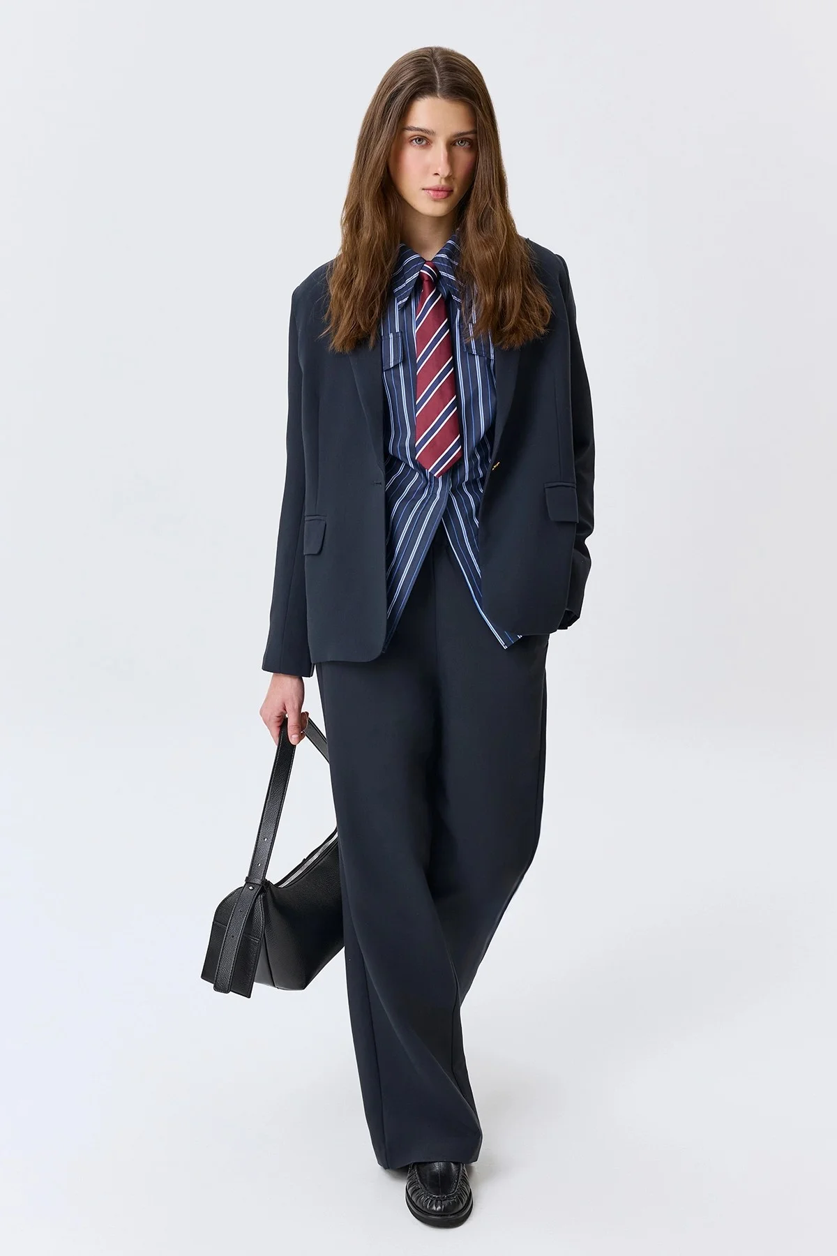 Прямые брюки с мягкими стрелками, 50