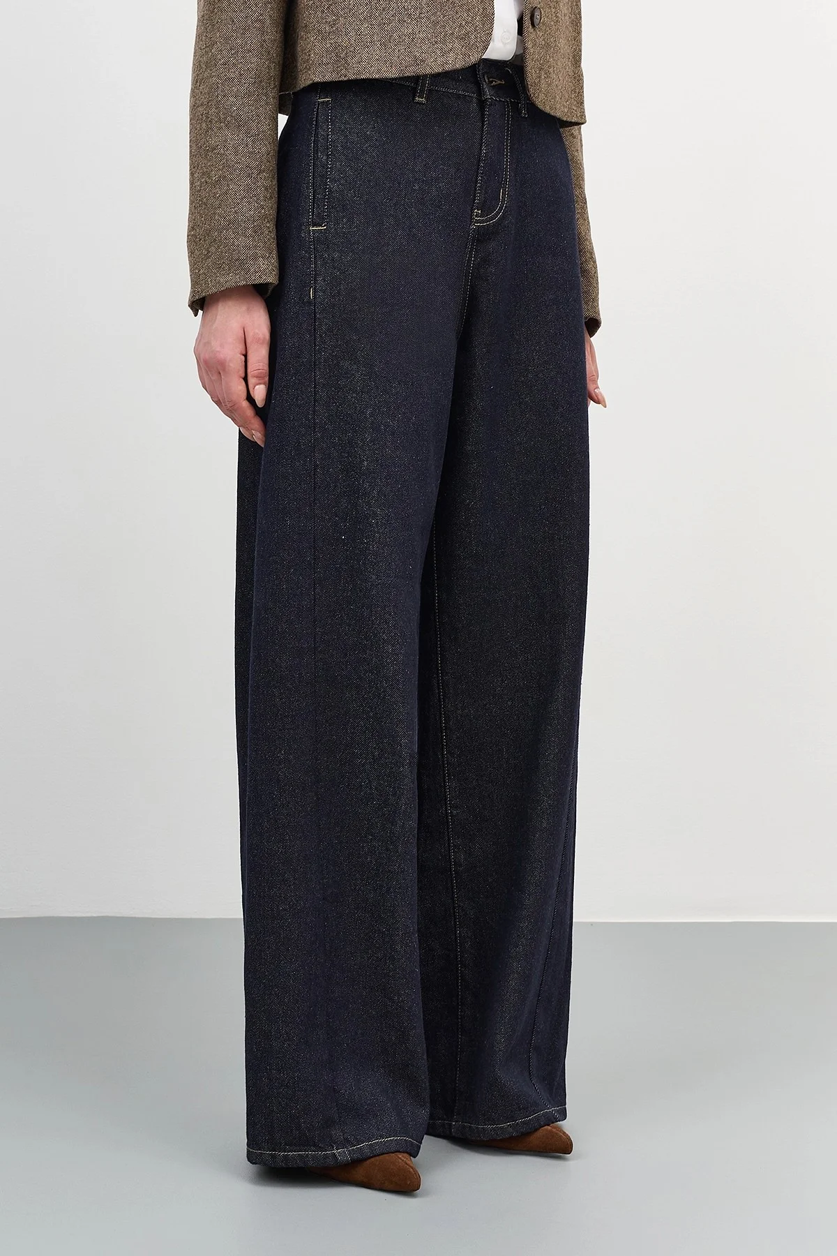 Широкие джинсы с контрастными швами, 42